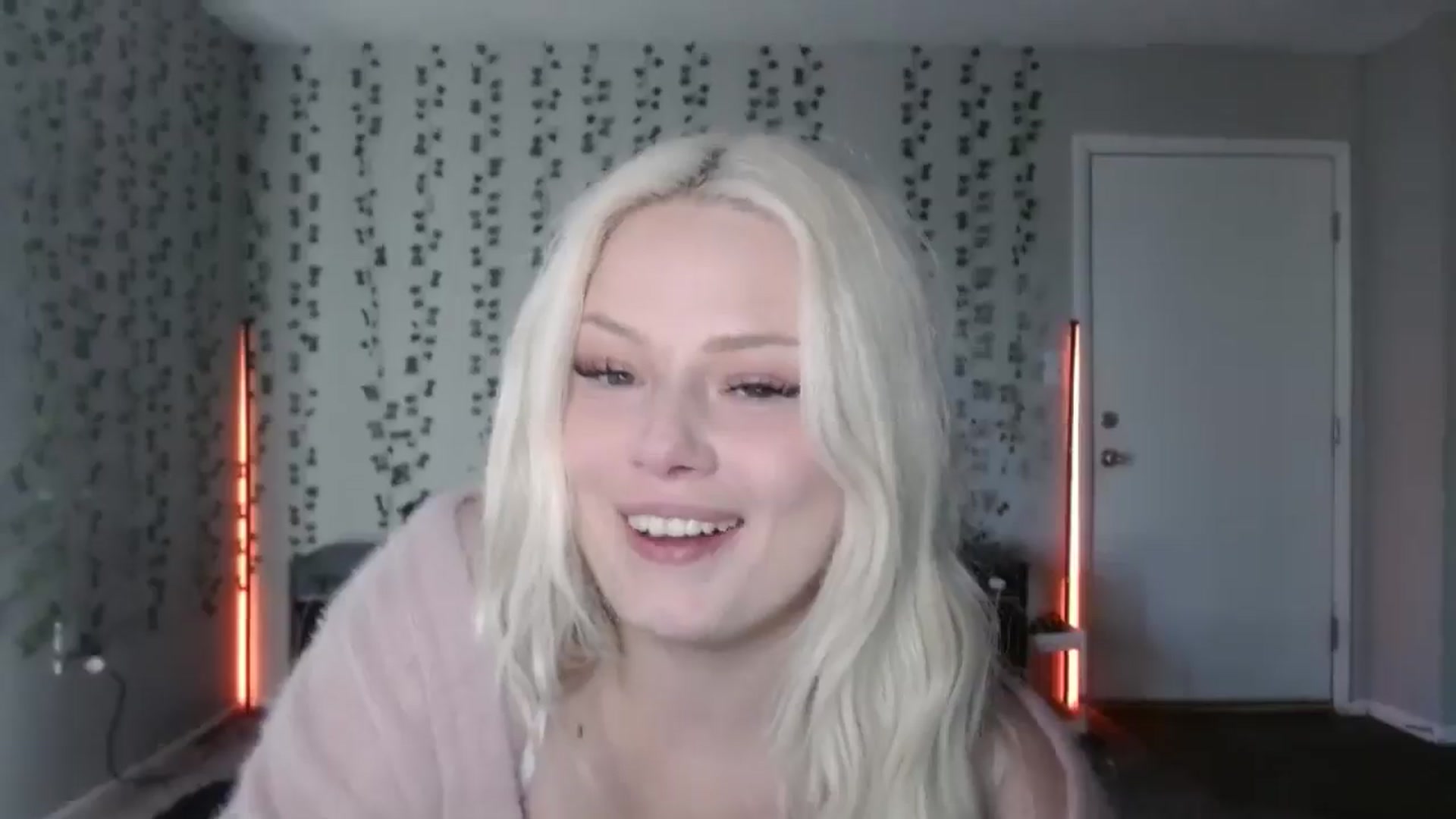 Gallery image thumbnail from milehighminx's myfreecams stream on, 03/29/2026, 14:47 image 13 of 20