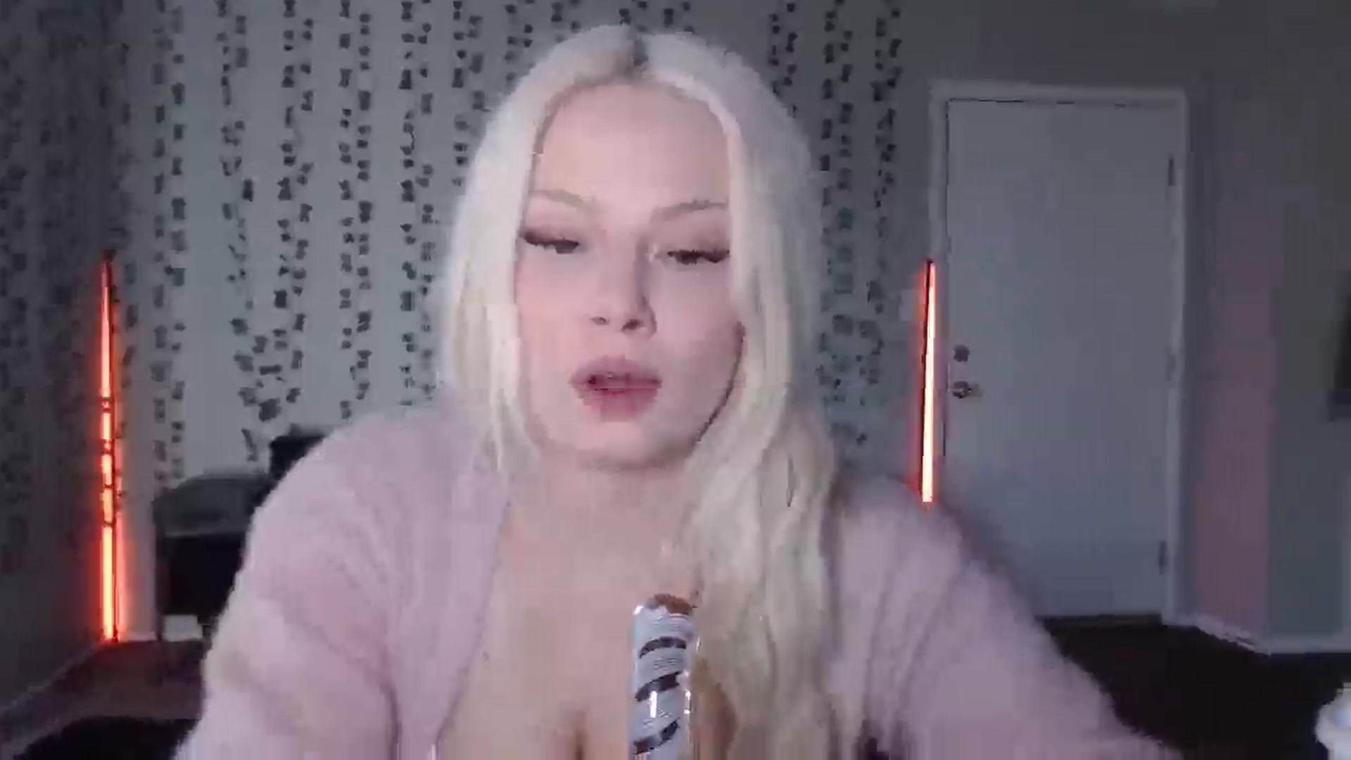Gallery image thumbnail from milehighminx's myfreecams stream on, 03/29/2026, 14:47 image 4 of 20