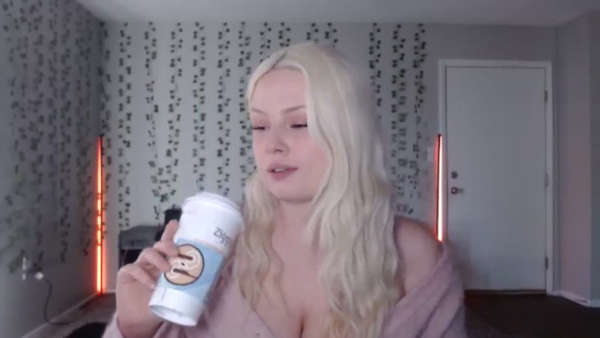 Gallery image thumbnail from milehighminx's myfreecams stream on, 03/29/2026, 14:47 image 19 of 20