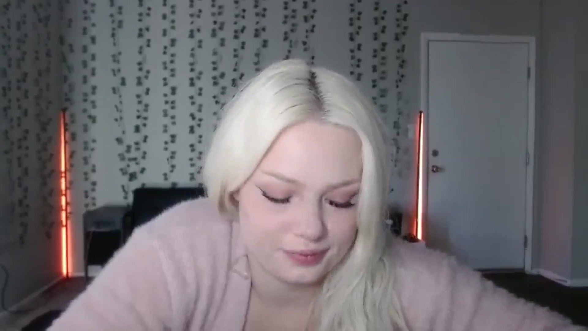 Gallery image thumbnail from milehighminx's myfreecams stream on, 03/29/2026, 14:47 image 9 of 20