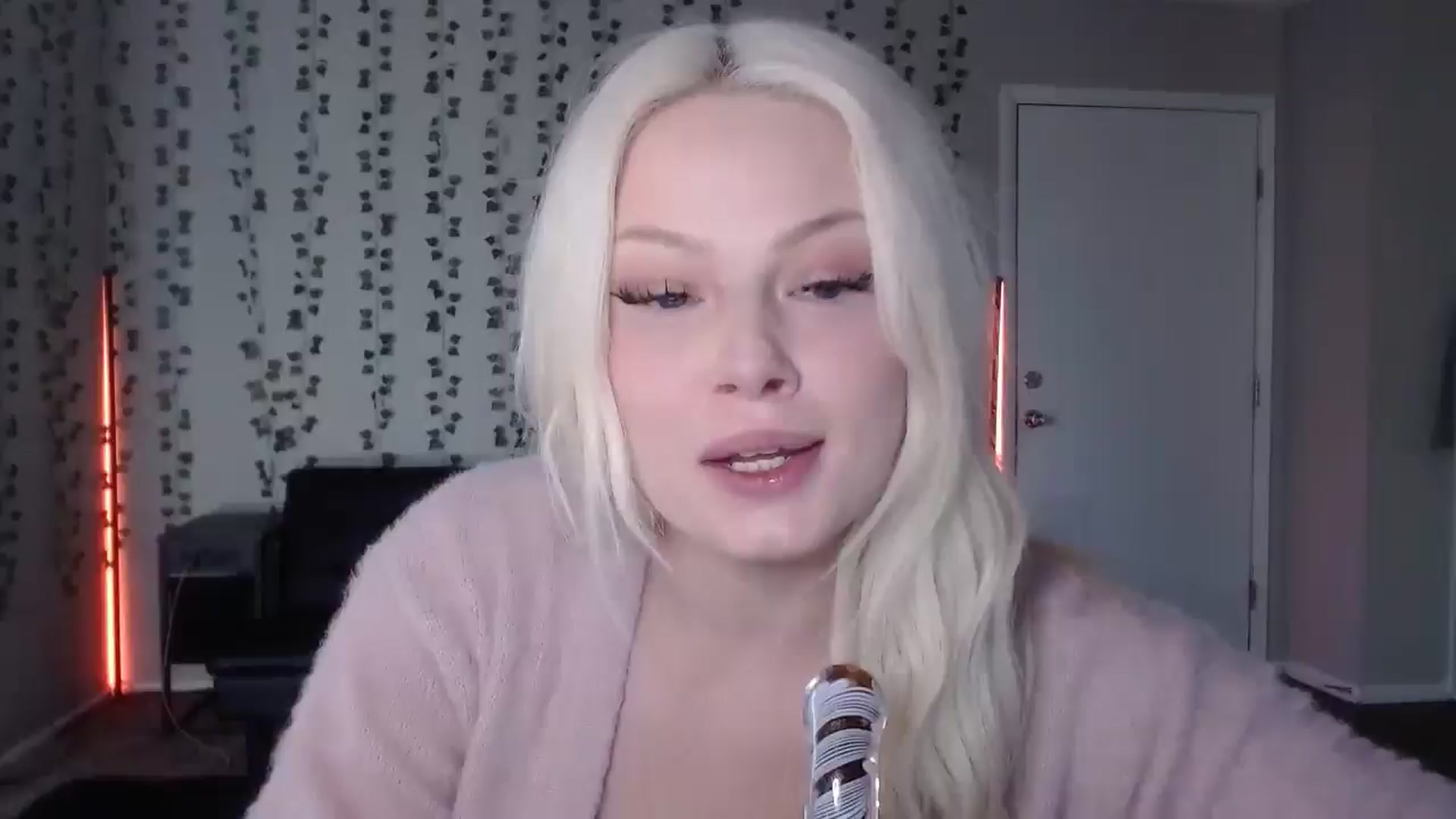 Gallery image thumbnail from milehighminx's myfreecams stream on, 03/29/2026, 14:47 image 1 of 20