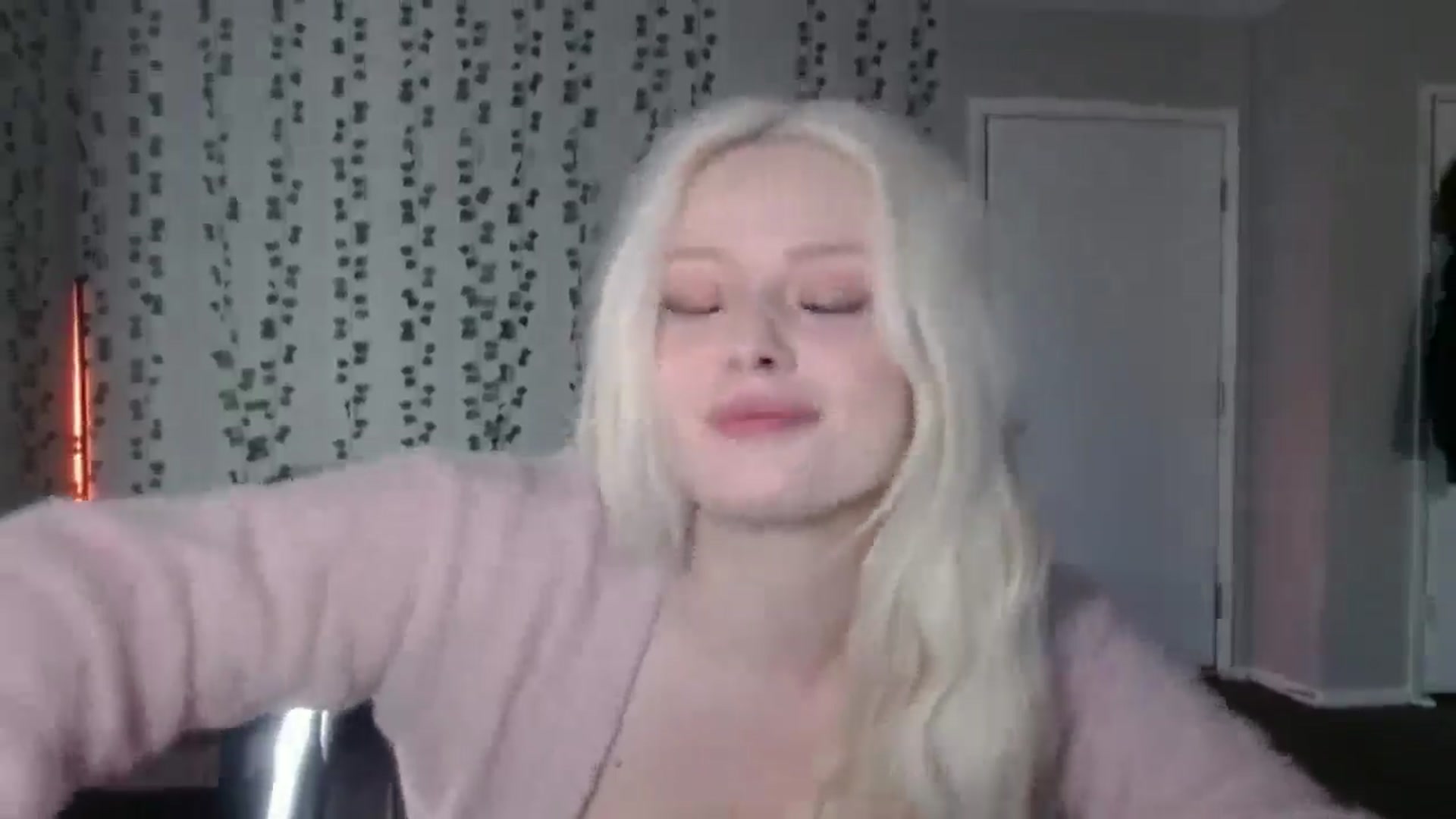 Gallery image thumbnail from milehighminx's myfreecams stream on, 03/29/2026, 14:47 image 5 of 20
