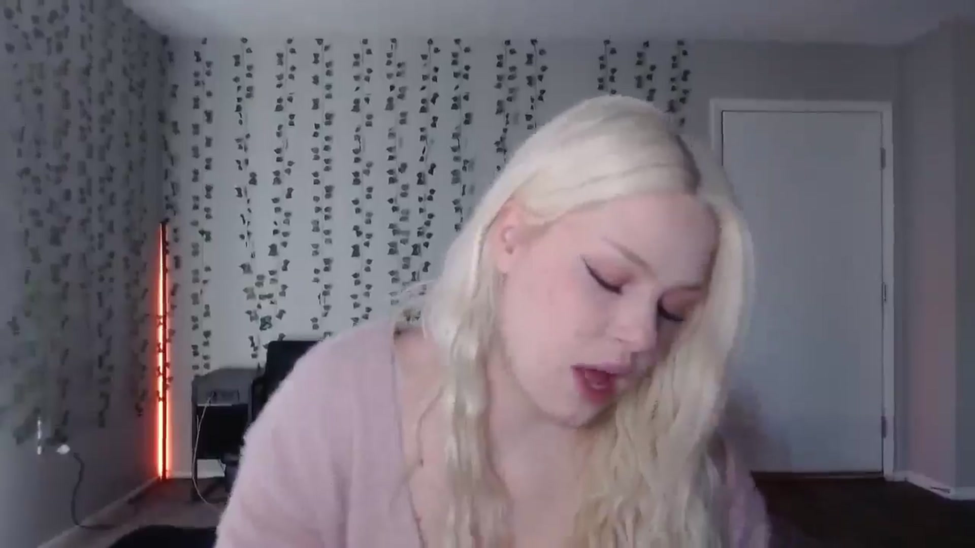 Gallery image thumbnail from milehighminx's myfreecams stream on, 03/29/2026, 14:47 image 20 of 20