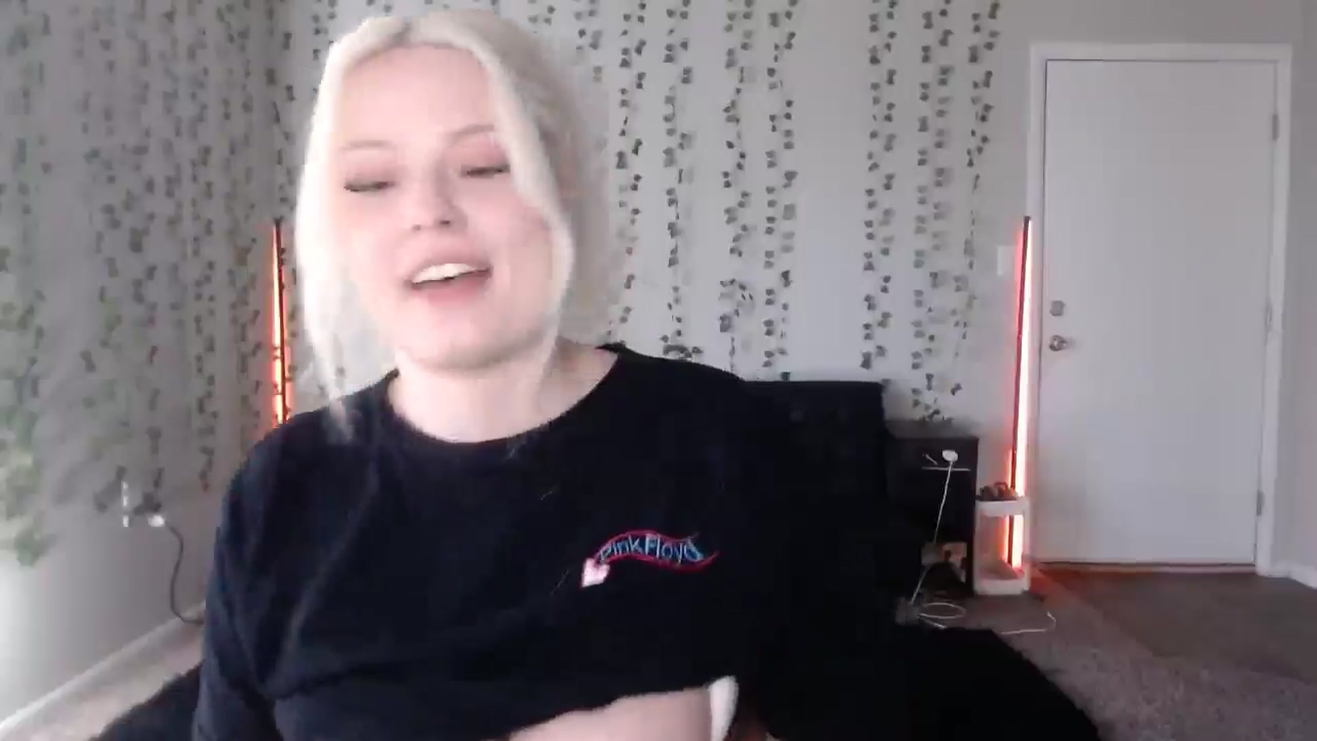 Gallery image thumbnail from milehighminx's myfreecams stream on, 03/29/2026, 15:44 image 5 of 20