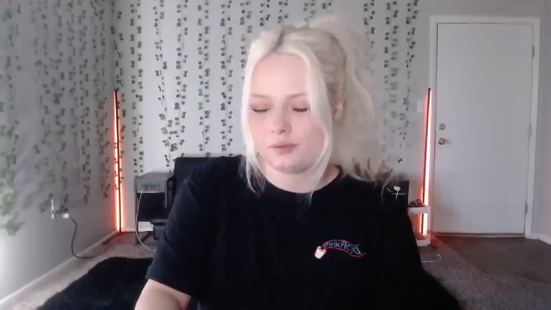 Gallery image thumbnail from milehighminx's myfreecams stream on, 03/29/2026, 15:44 image 3 of 20