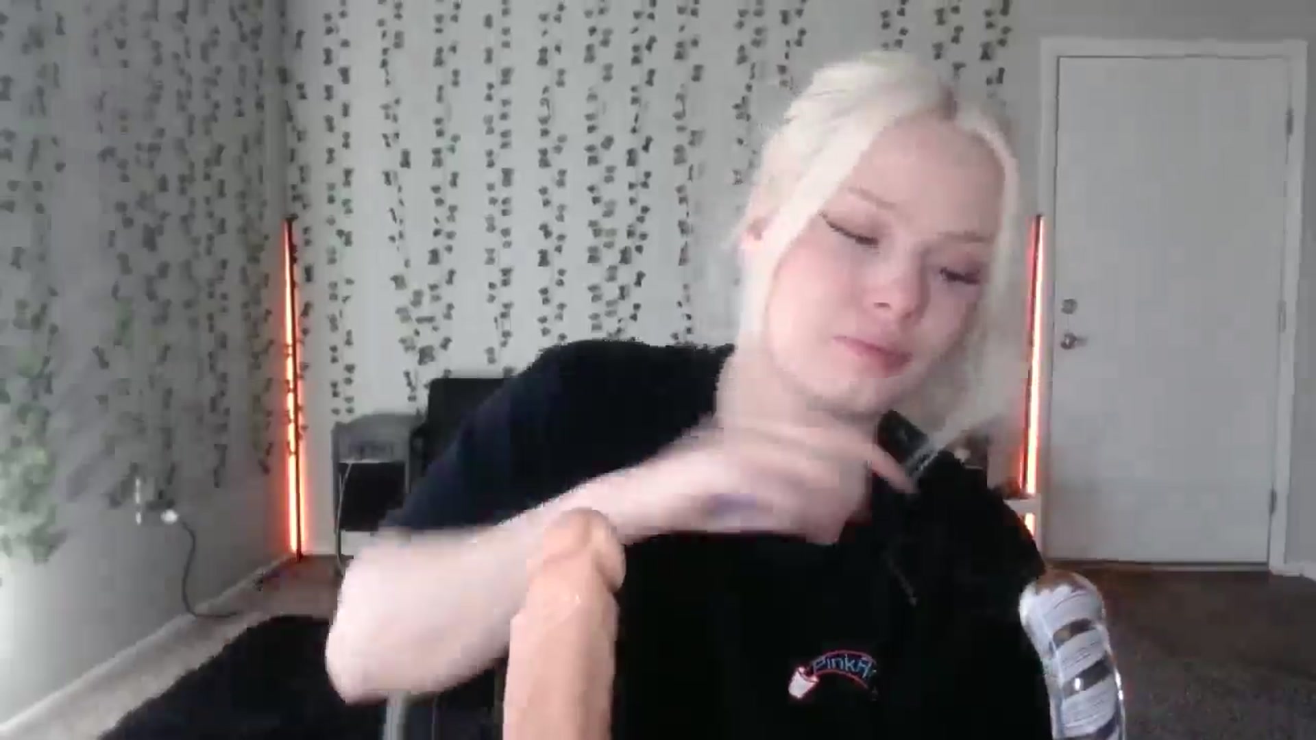Gallery image thumbnail from milehighminx's myfreecams stream on, 03/29/2026, 15:44 image 12 of 20