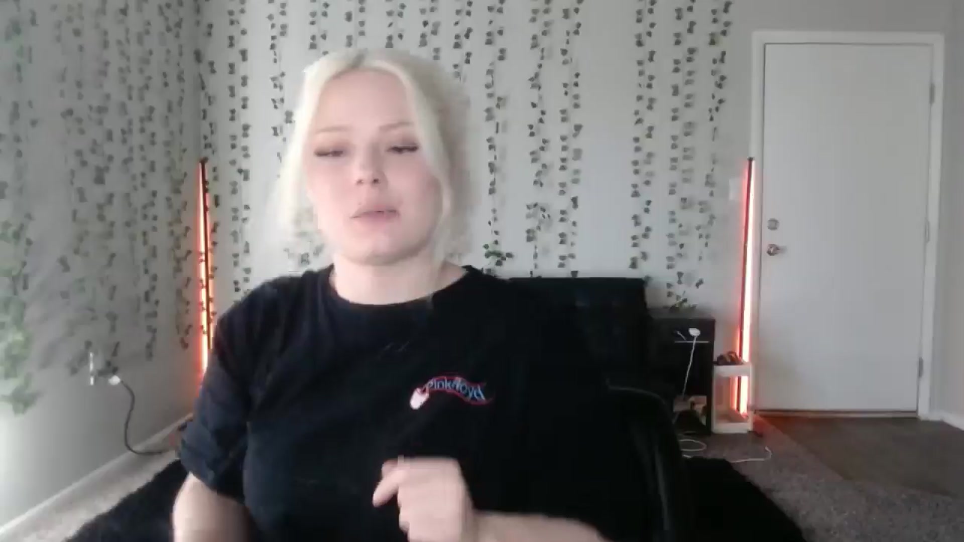 Gallery image thumbnail from milehighminx's myfreecams stream on, 03/29/2026, 15:44 image 2 of 20