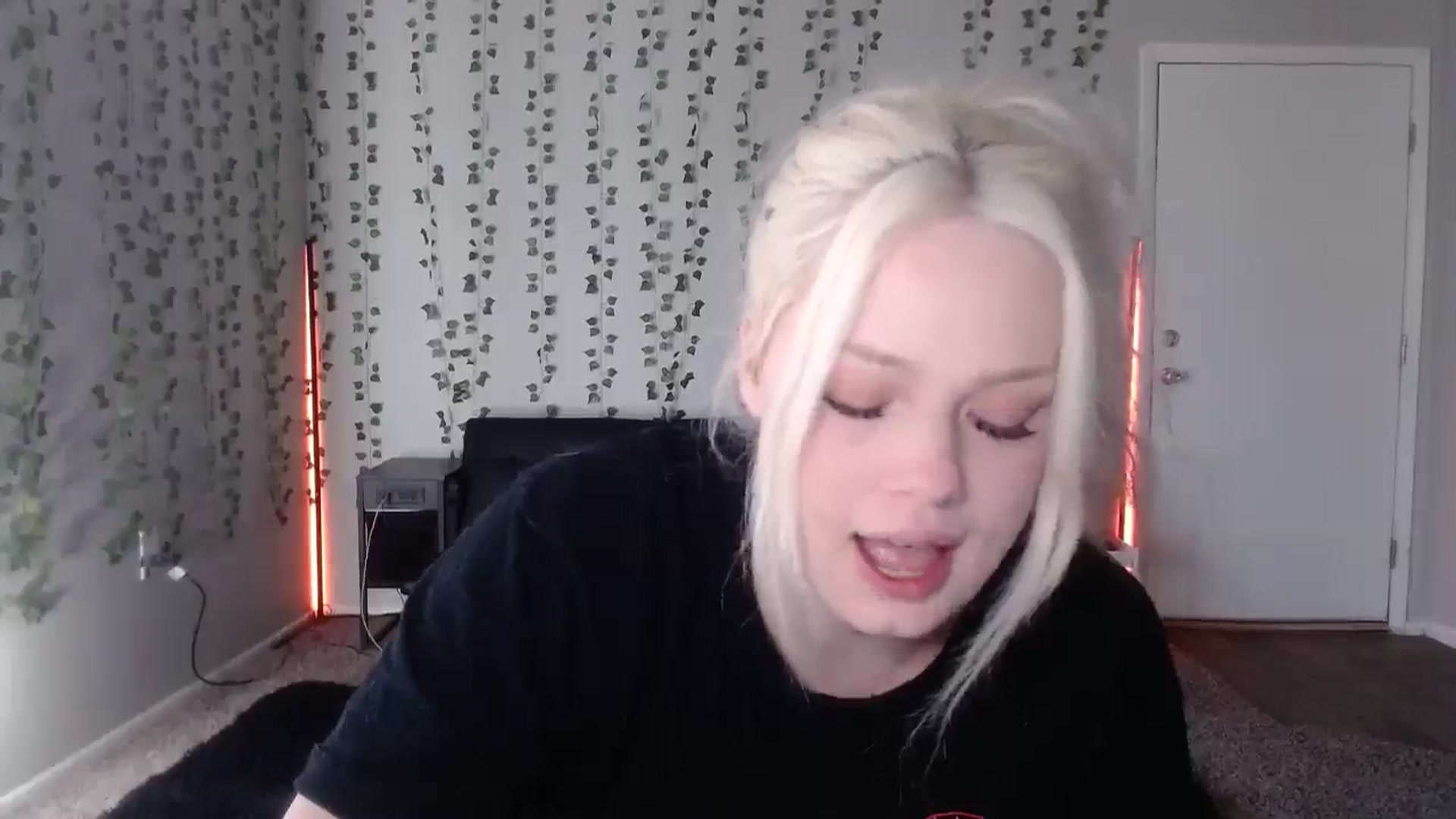 Gallery image thumbnail from milehighminx's myfreecams stream on, 03/29/2026, 15:44 image 7 of 20