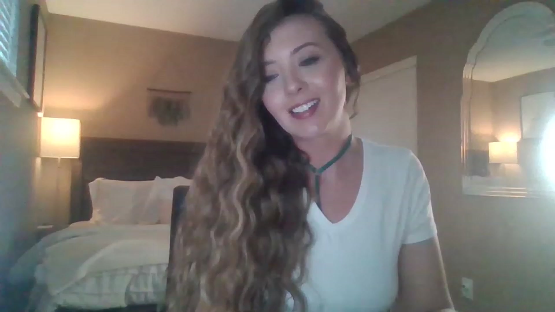 Gallery image thumbnail from mileymadness's myfreecams stream on, 02/22/2023, 19:28 image 1 of 20