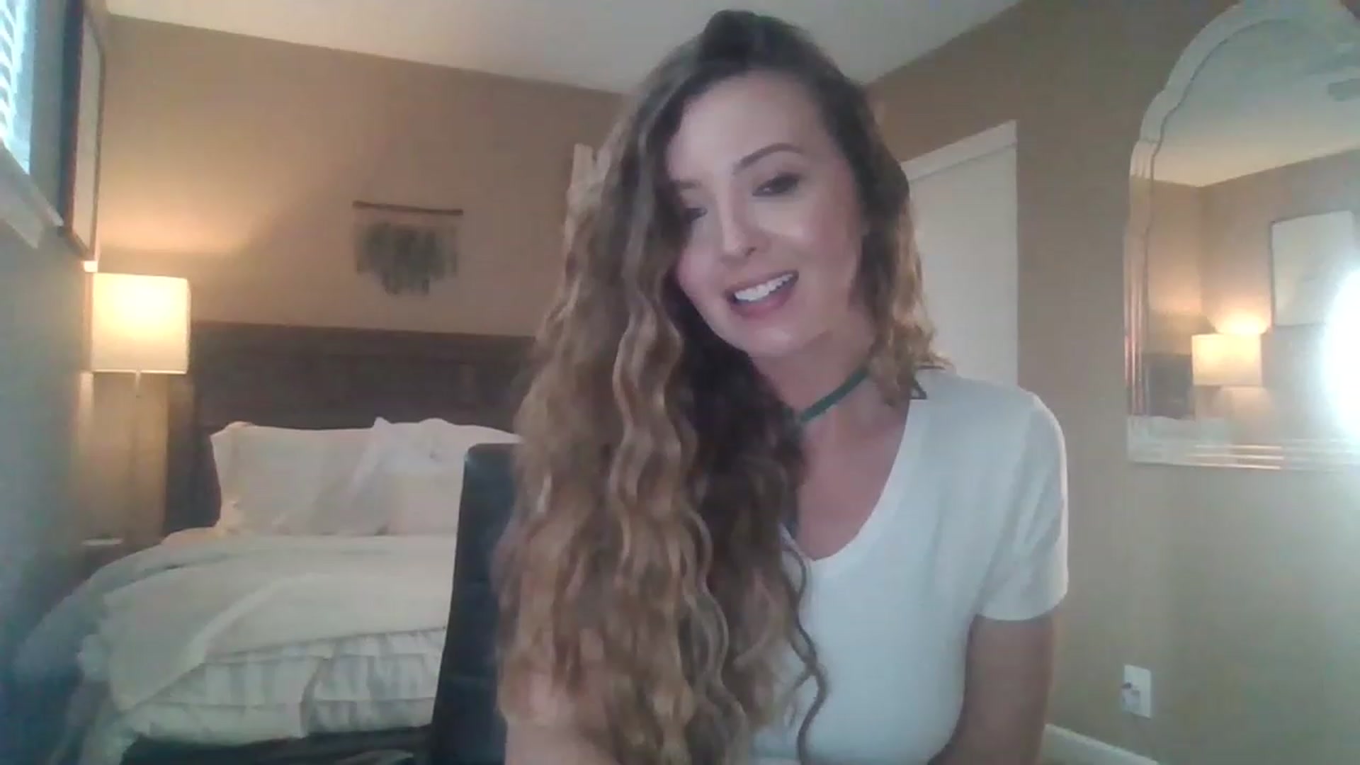 Gallery image thumbnail from mileymadness's myfreecams stream on, 02/22/2023, 19:28 image 6 of 20