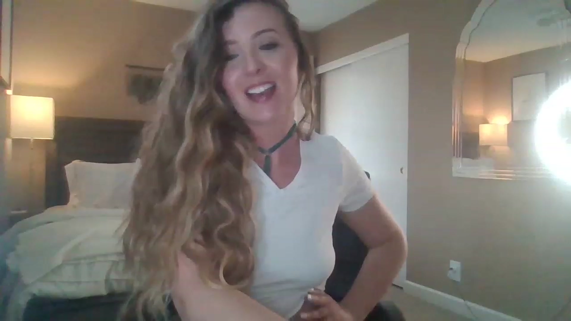 Gallery image thumbnail from mileymadness's myfreecams stream on, 02/22/2023, 19:28 image 14 of 20
