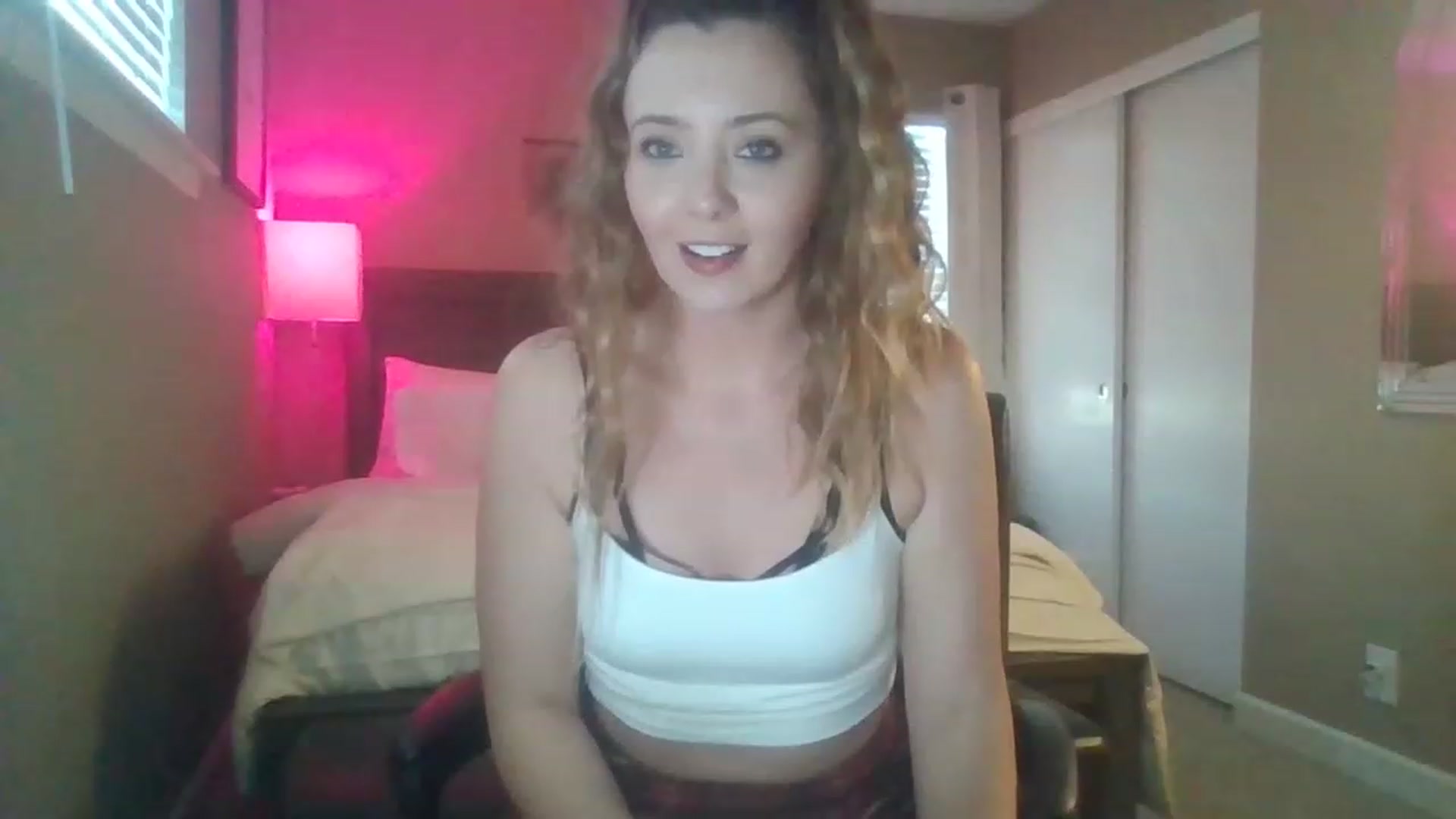 Gallery image thumbnail from mileymadness's myfreecams stream on, 02/23/2023, 19:14 image 3 of 20