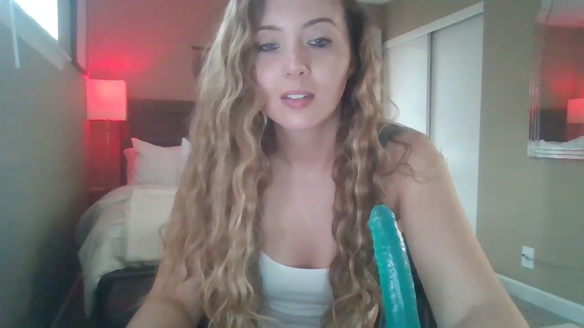 Gallery image thumbnail from mileymadness's myfreecams stream on, 03/15/2023, 19:40 image 7 of 20
