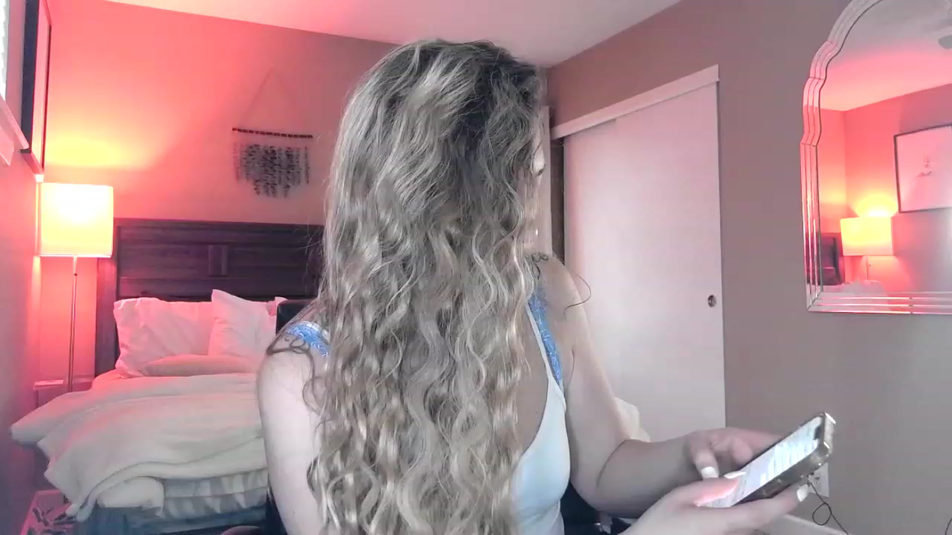 Gallery image thumbnail from mileymadness's myfreecams stream on, 03/21/2023, 19:53 image 13 of 20