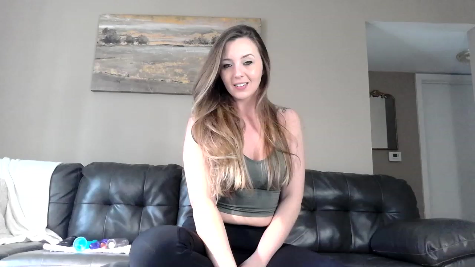 Gallery image thumbnail from mileymadness's myfreecams stream on, 03/23/2023, 19:15 image 1 of 20
