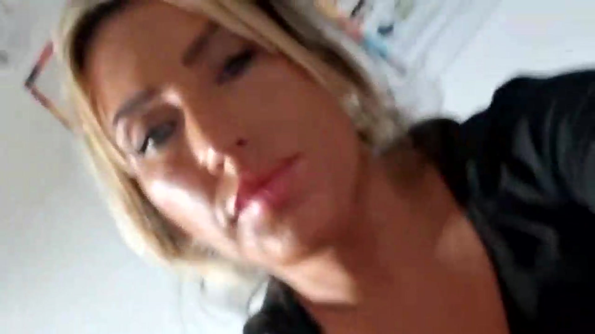 Gallery image thumbnail from milf43lisa's myfreecams stream on, 06/28/2026, 10:26 image 9 of 20
