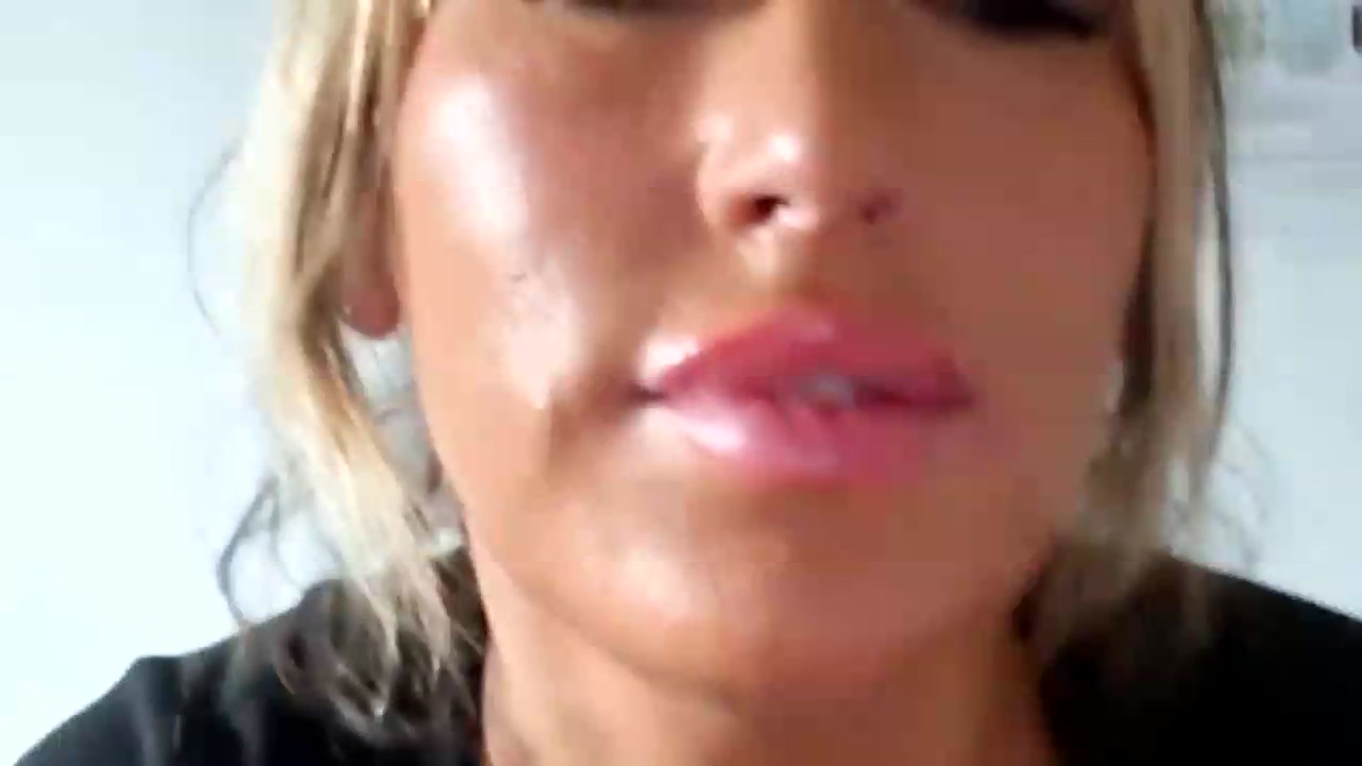 Gallery image thumbnail from milf43lisa's myfreecams stream on, 06/28/2026, 10:26 image 16 of 20