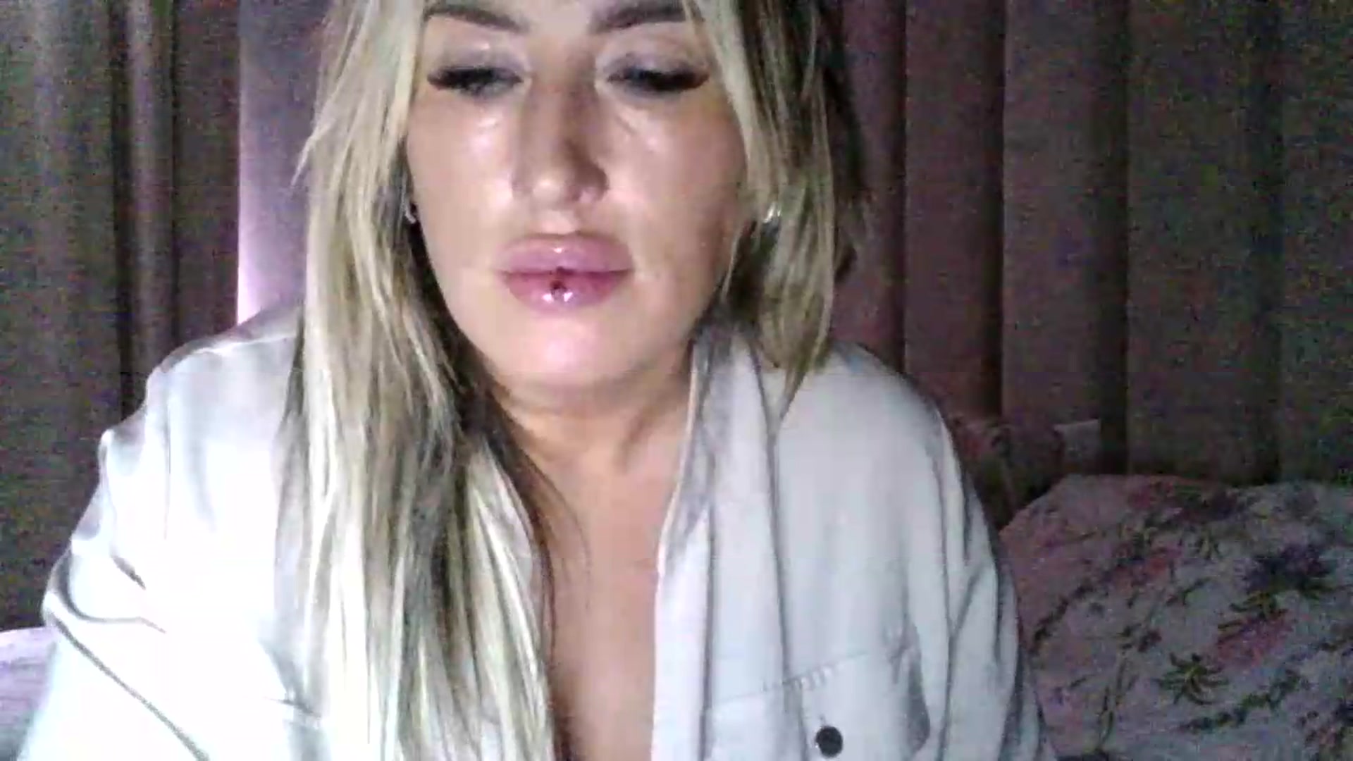 Gallery image thumbnail from milf43lisa's myfreecams stream on, 08/16/2026, 09:07 image 2 of 20