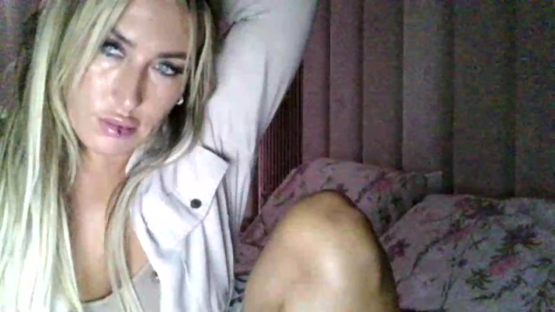 Gallery image thumbnail from milf43lisa's myfreecams stream on, 08/16/2026, 09:24 image 8 of 20