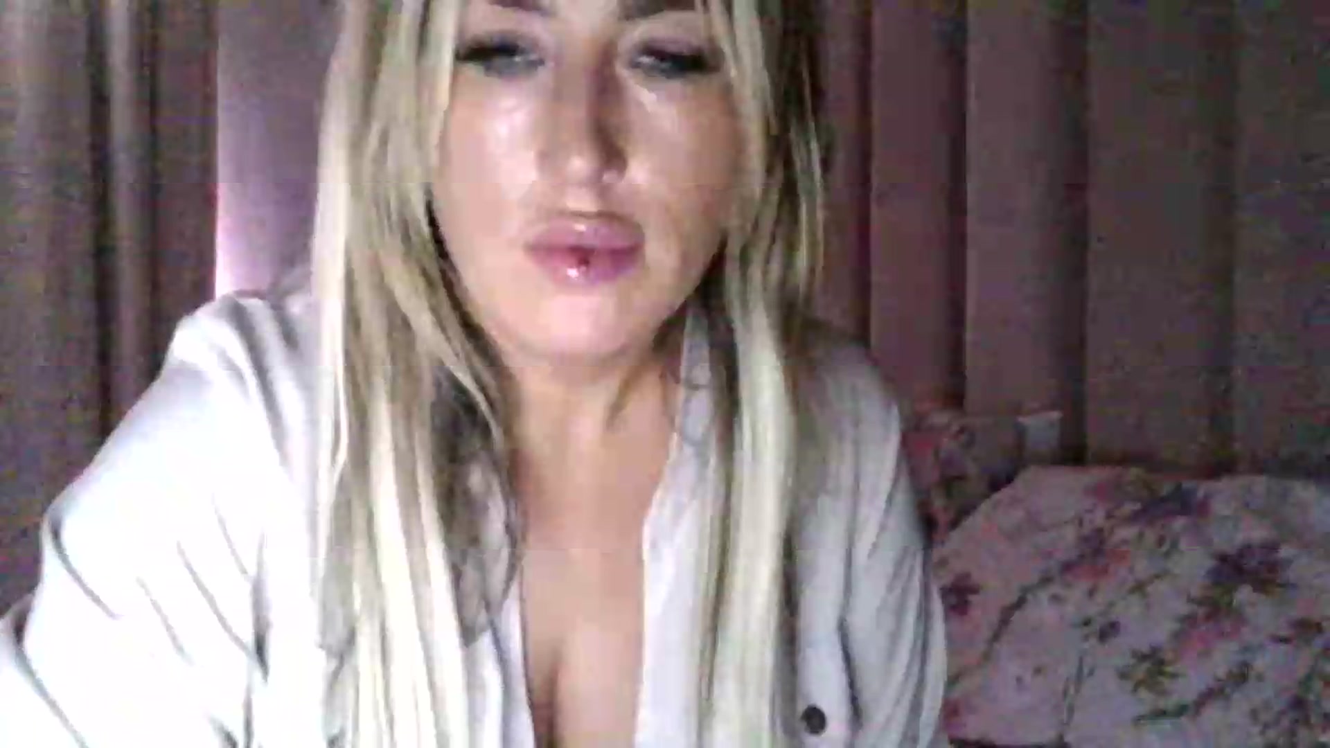 Gallery image thumbnail from milf43lisa's myfreecams stream on, 08/16/2026, 09:24 image 3 of 20