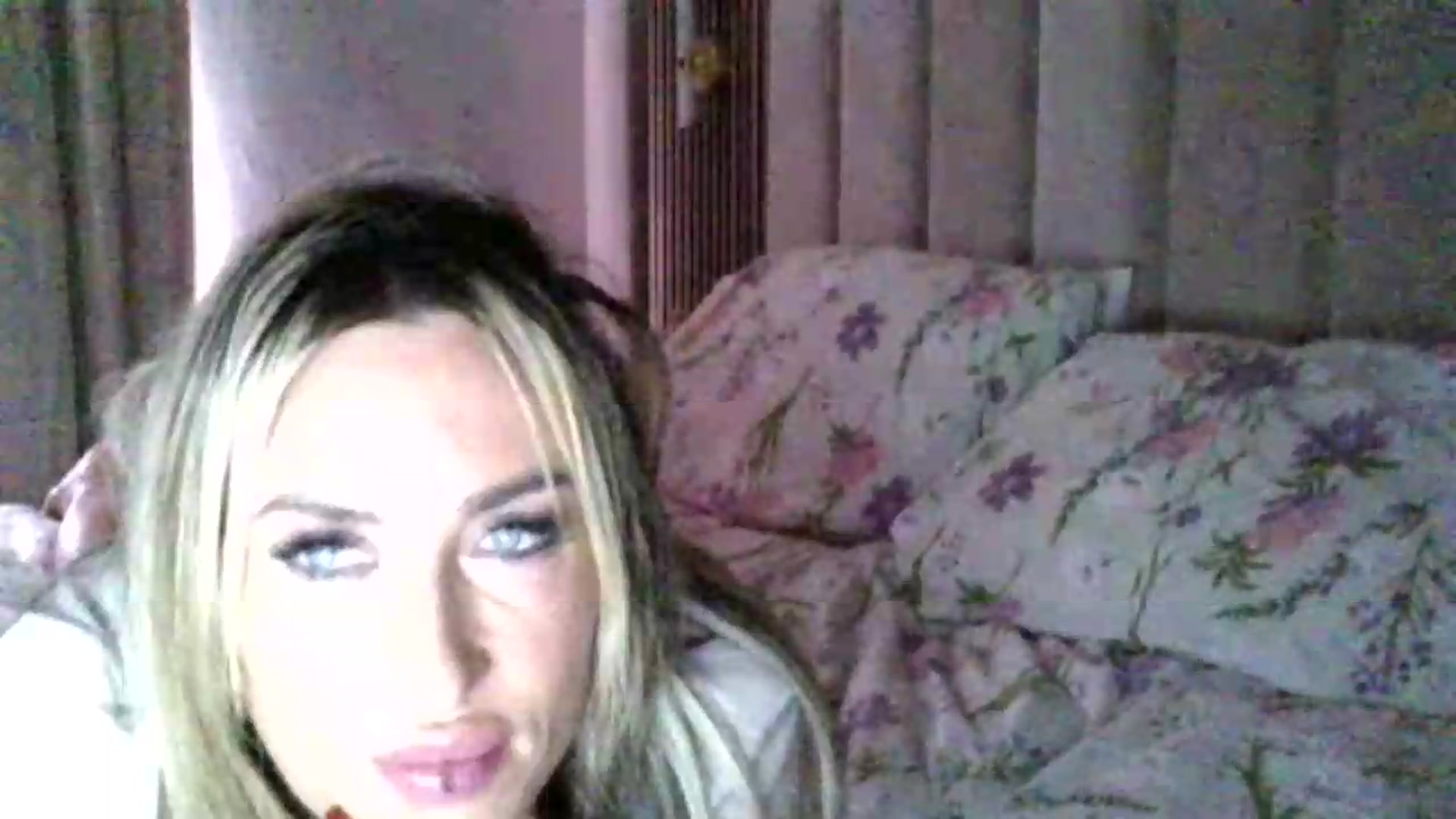 Gallery image thumbnail from milf43lisa's myfreecams stream on, 08/16/2026, 10:23 image 10 of 20