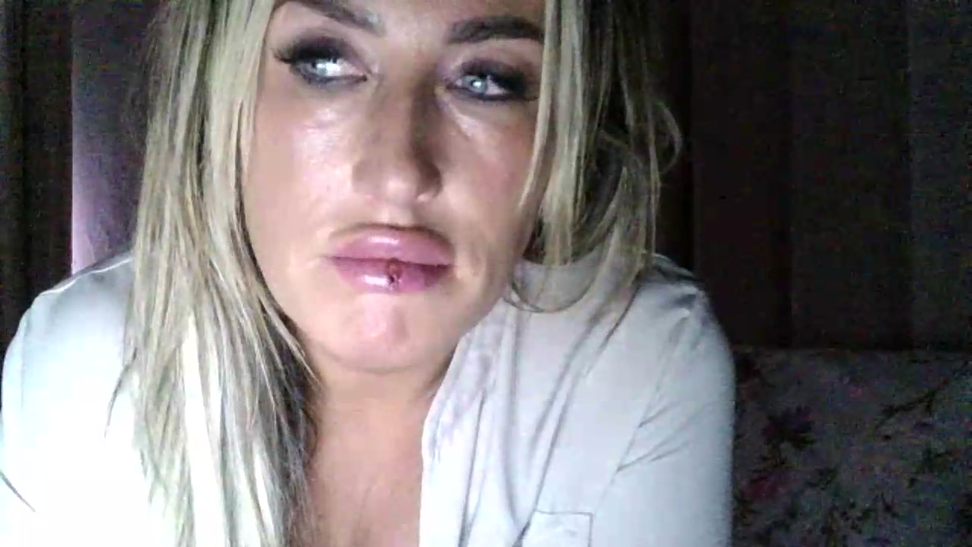 Gallery image thumbnail from milf43lisa's myfreecams stream on, 08/16/2026, 10:50 image 18 of 20