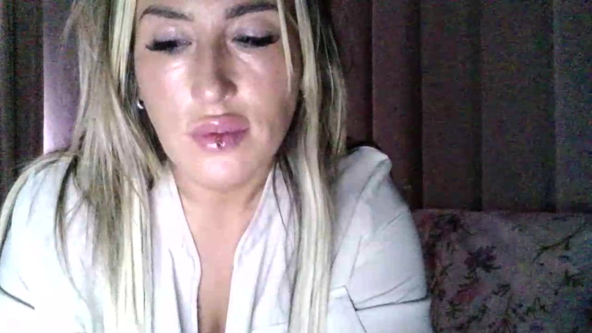Gallery image thumbnail from milf43lisa's myfreecams stream on, 08/16/2026, 10:50 image 2 of 20