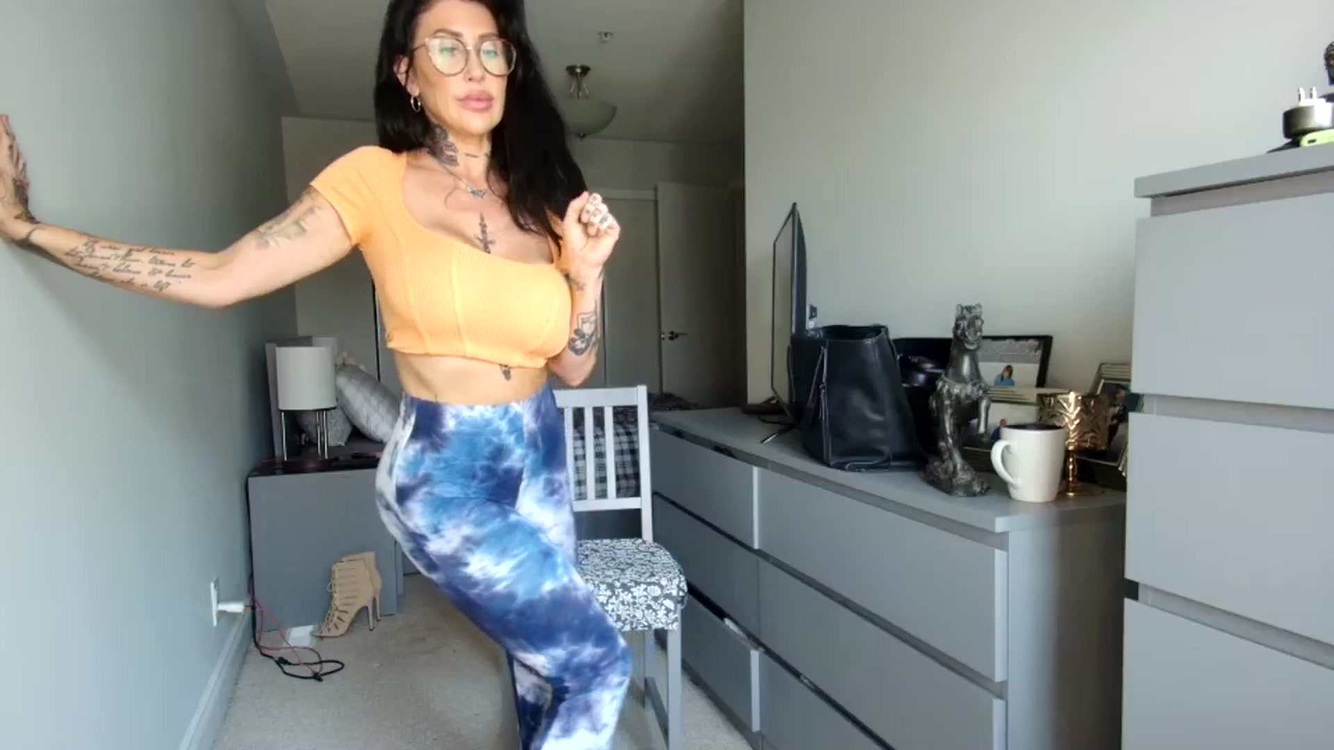 Gallery image thumbnail from milfybaby's myfreecams stream on, 08/10/2023, 14:19 image 10 of 20