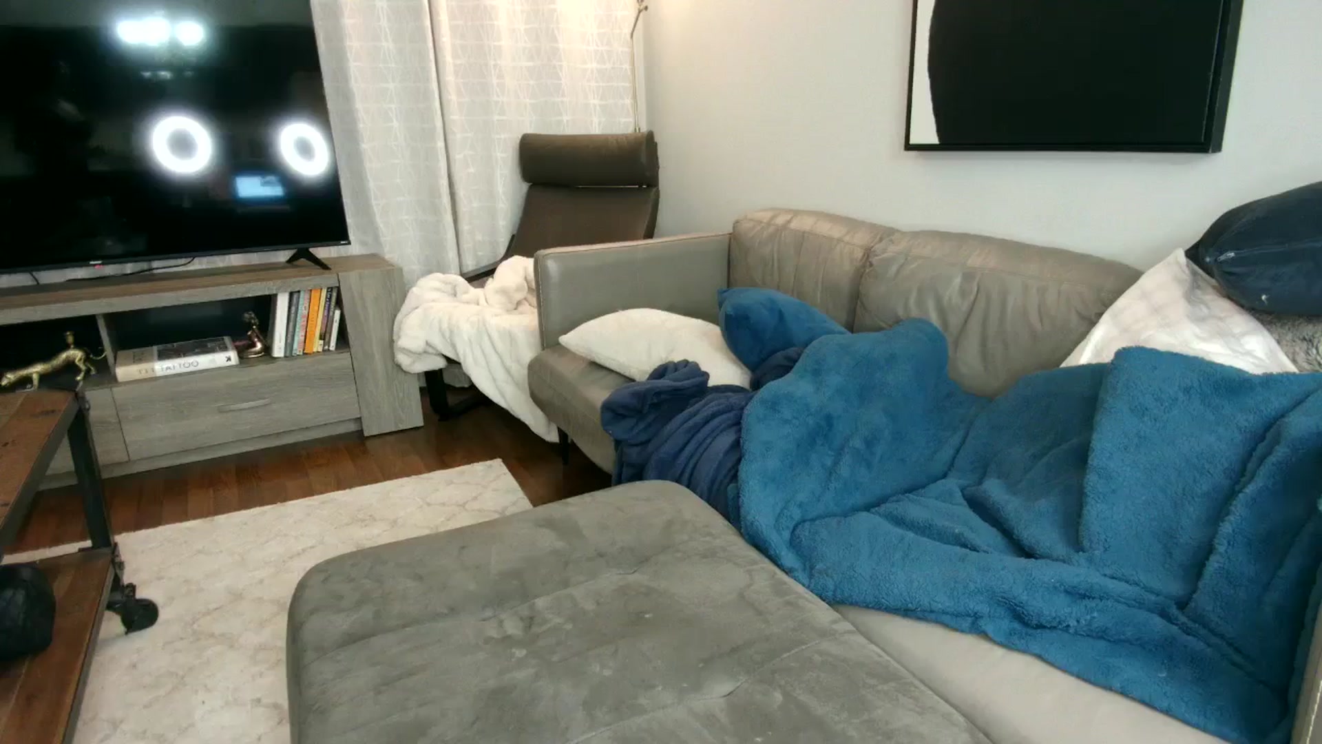Gallery image thumbnail from milfybaby's myfreecams stream on, 08/25/2023, 06:47 image 1 of 20