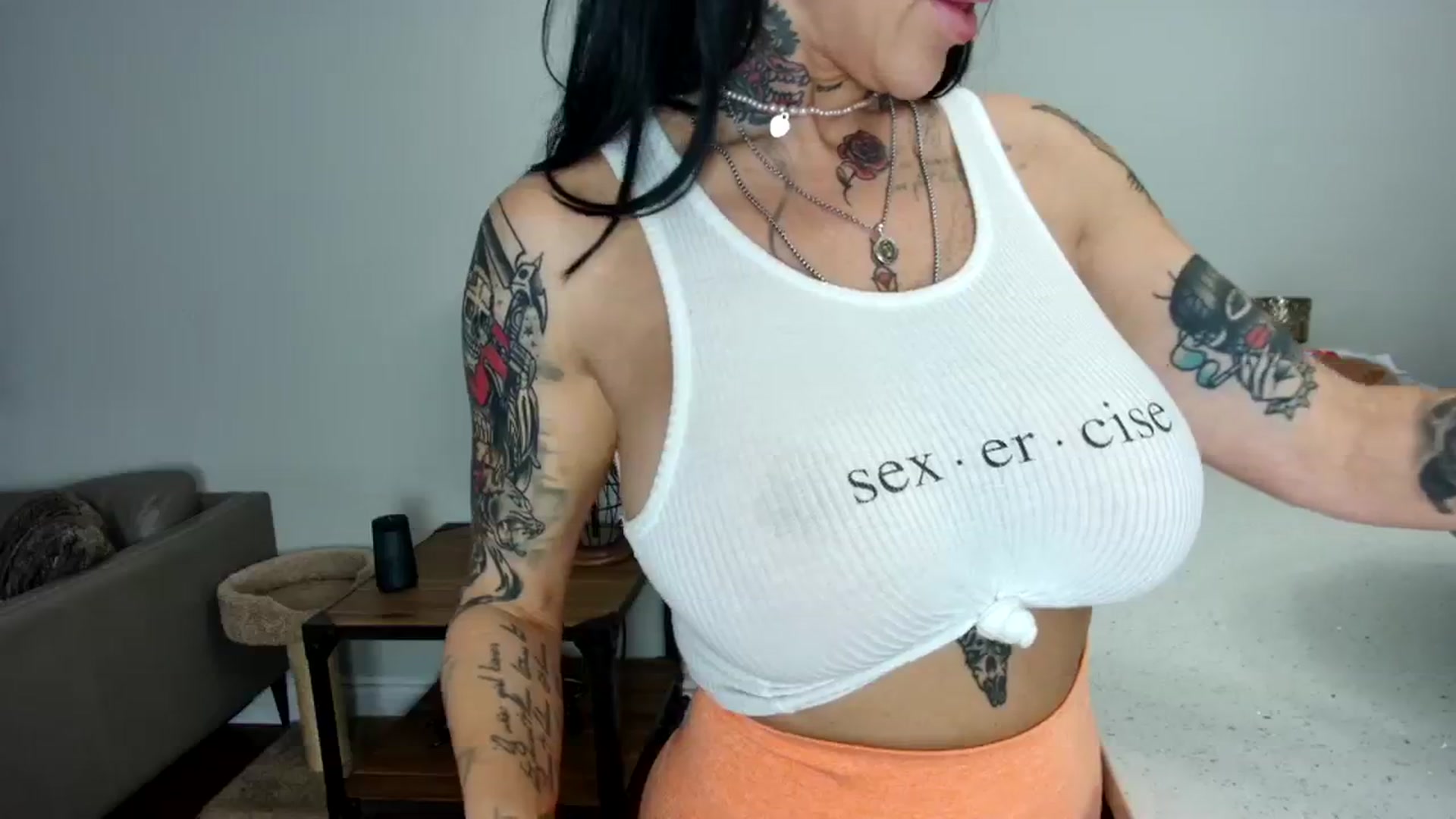 Gallery image thumbnail from milfybaby's myfreecams stream on, 10/11/2023, 19:03 image 7 of 20