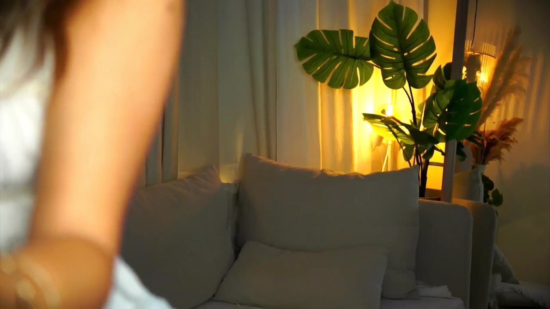 Gallery image thumbnail from milkyway_'s myfreecams stream on, 07/17/2025, 14:13 image 10 of 20