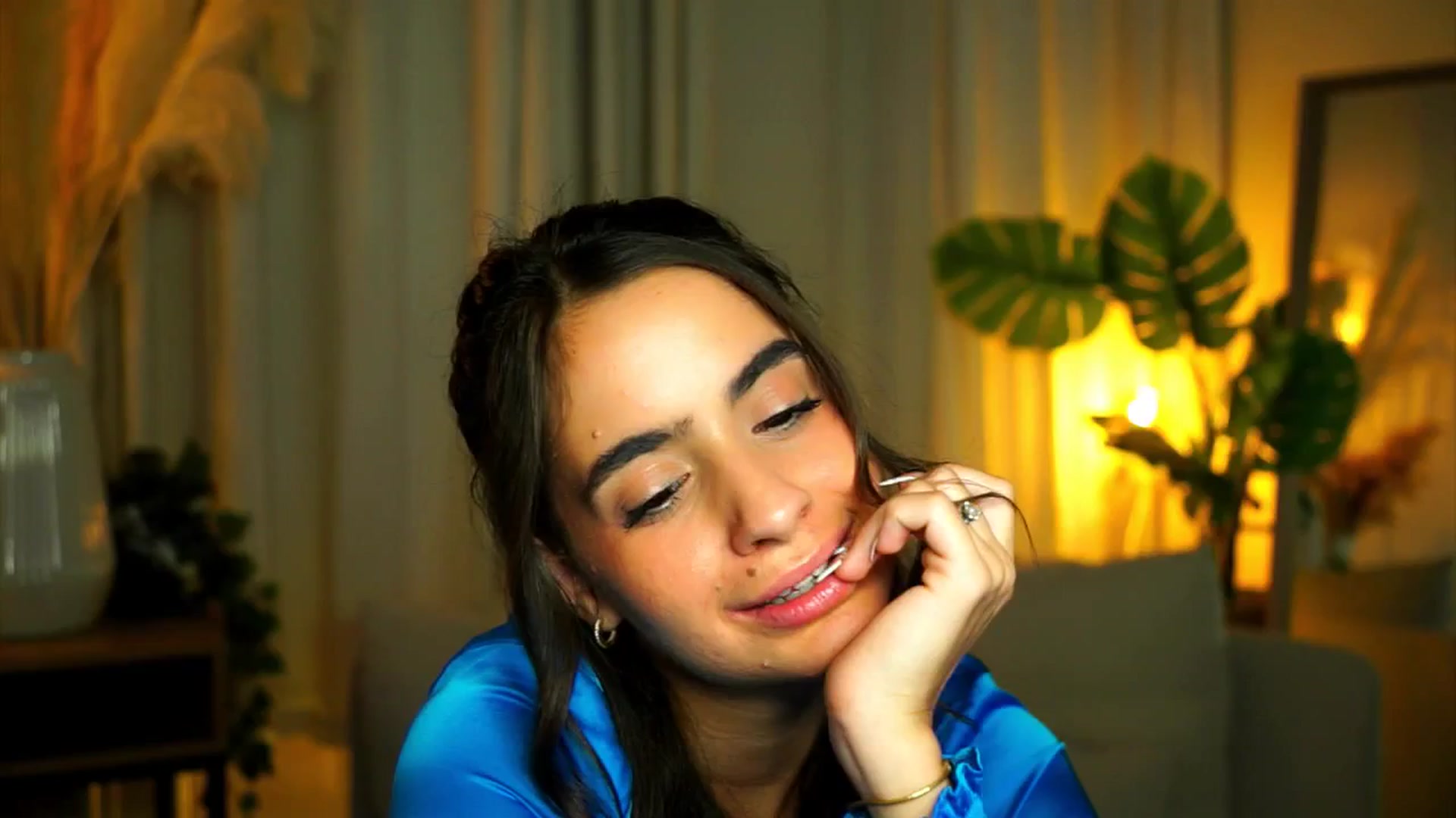 Gallery image thumbnail from milkyway_'s myfreecams stream on, 07/24/2025, 19:14 image 2 of 20