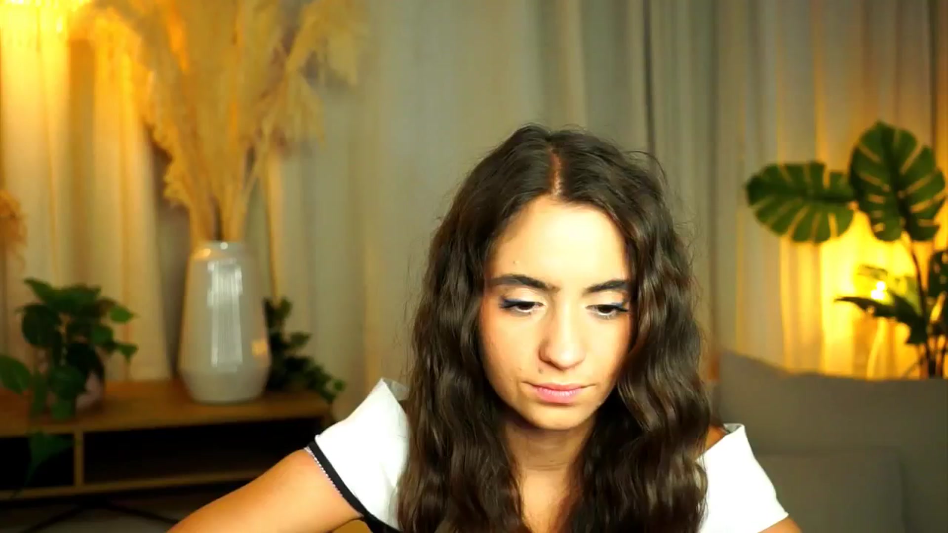 Gallery image thumbnail from milkyway_'s myfreecams stream on, 08/04/2025, 18:11 image 9 of 20