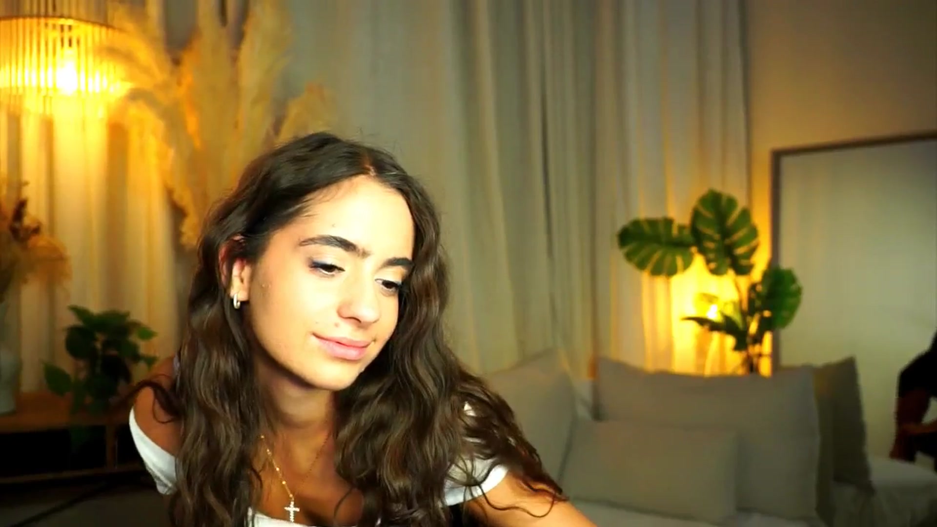 Gallery image thumbnail from milkyway_'s myfreecams stream on, 08/04/2025, 19:39 image 8 of 20