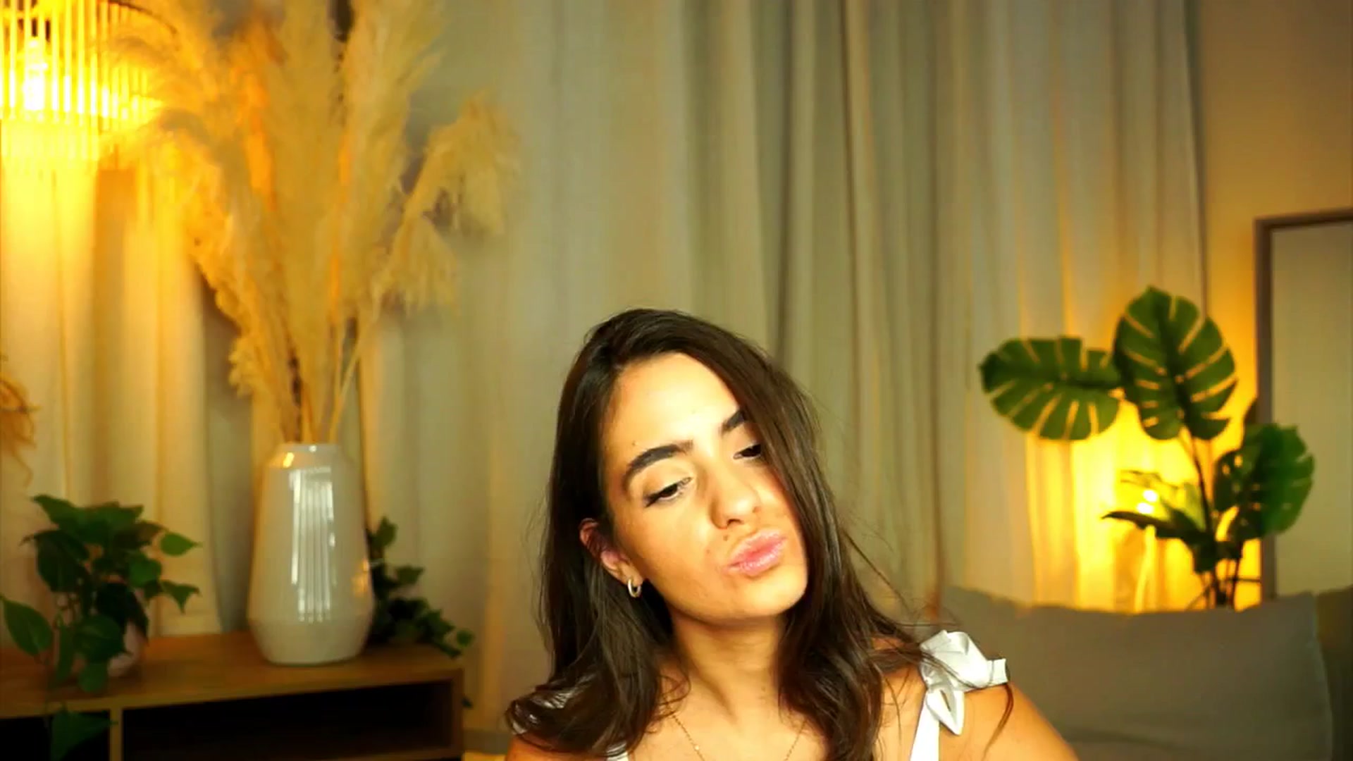 Gallery image thumbnail from milkyway_'s myfreecams stream on, 08/07/2025, 21:21 image 9 of 20