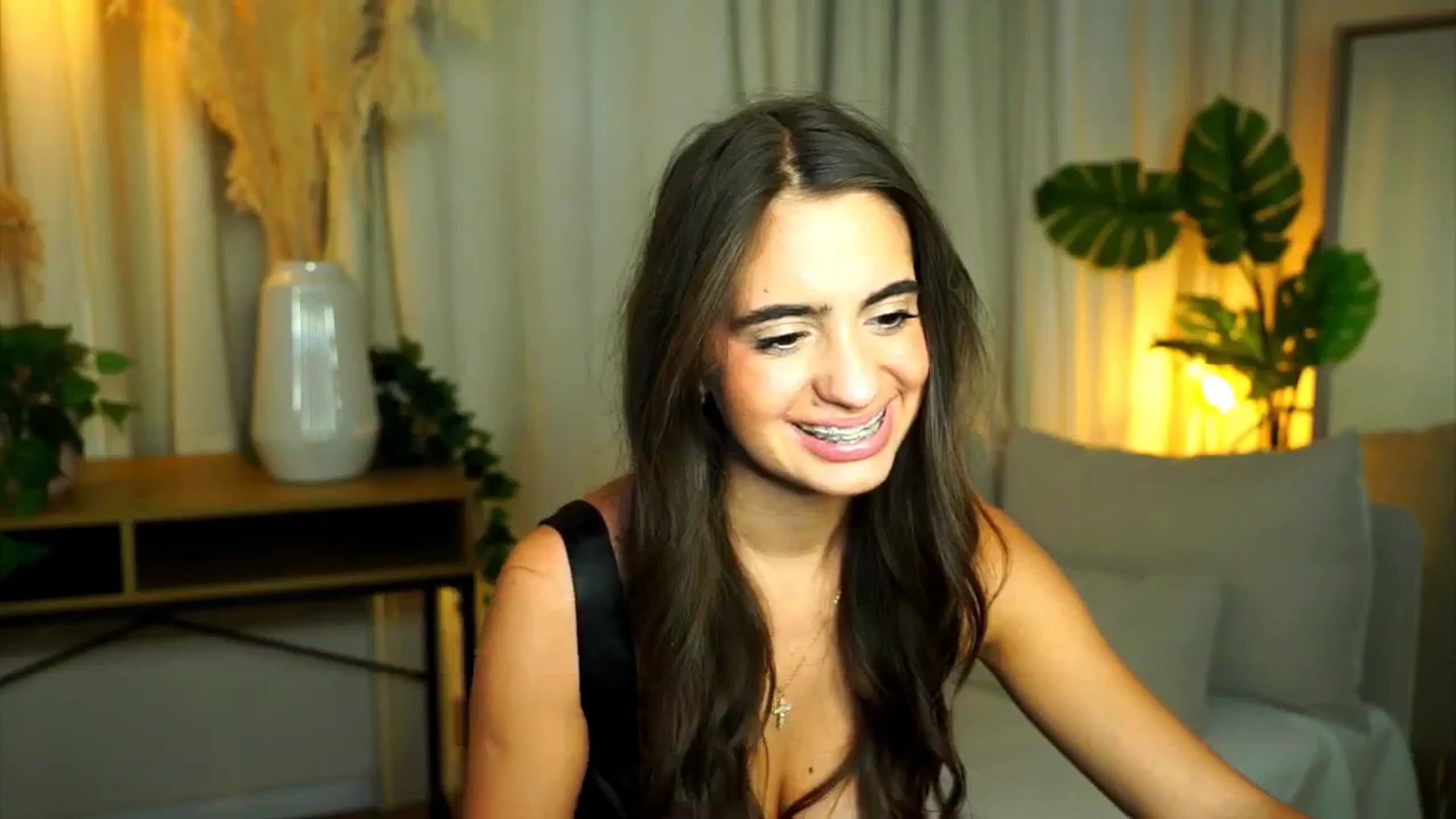 Gallery image thumbnail from milkyway_'s myfreecams stream on, 08/11/2025, 16:34 image 15 of 20