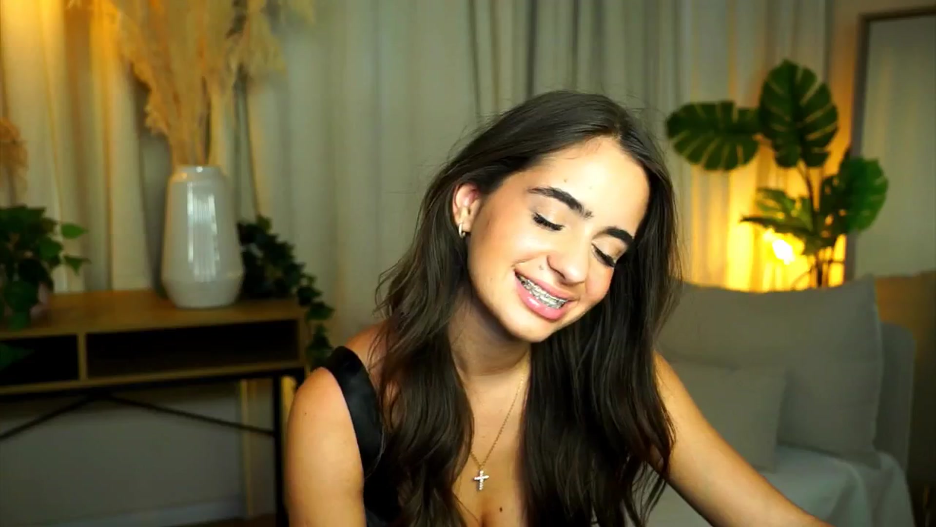 Gallery image thumbnail from milkyway_'s myfreecams stream on, 08/11/2025, 16:34 image 8 of 20