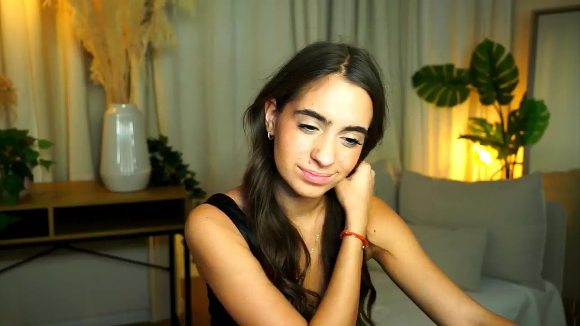 Gallery image thumbnail from milkyway_'s myfreecams stream on, 08/11/2025, 16:34 image 16 of 20
