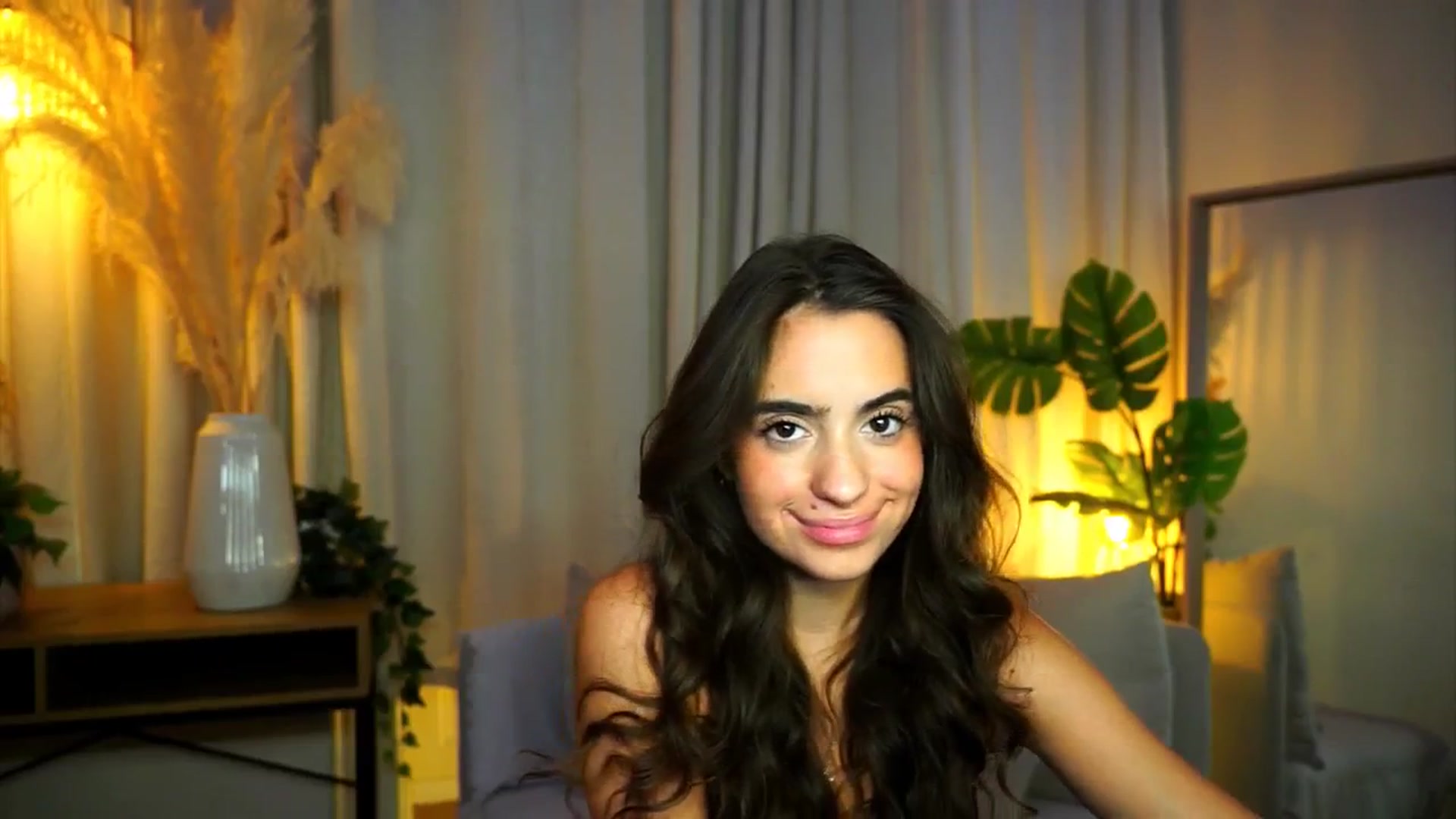 Gallery image thumbnail from milkyway_'s myfreecams stream on, 08/14/2025, 18:39 image 13 of 20