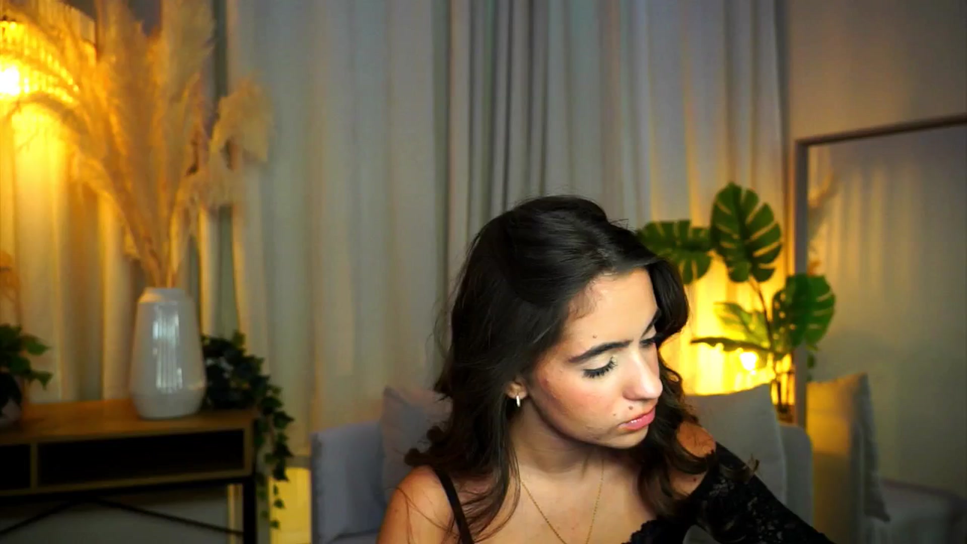 Gallery image thumbnail from milkyway_'s myfreecams stream on, 08/14/2025, 18:39 image 1 of 20