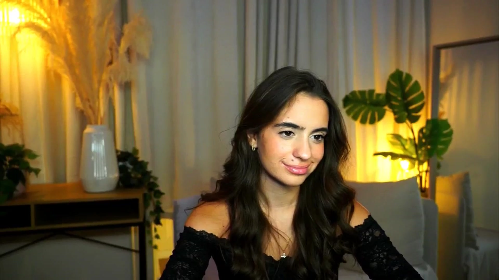 Gallery image thumbnail from milkyway_'s myfreecams stream on, 08/14/2025, 18:39 image 6 of 20