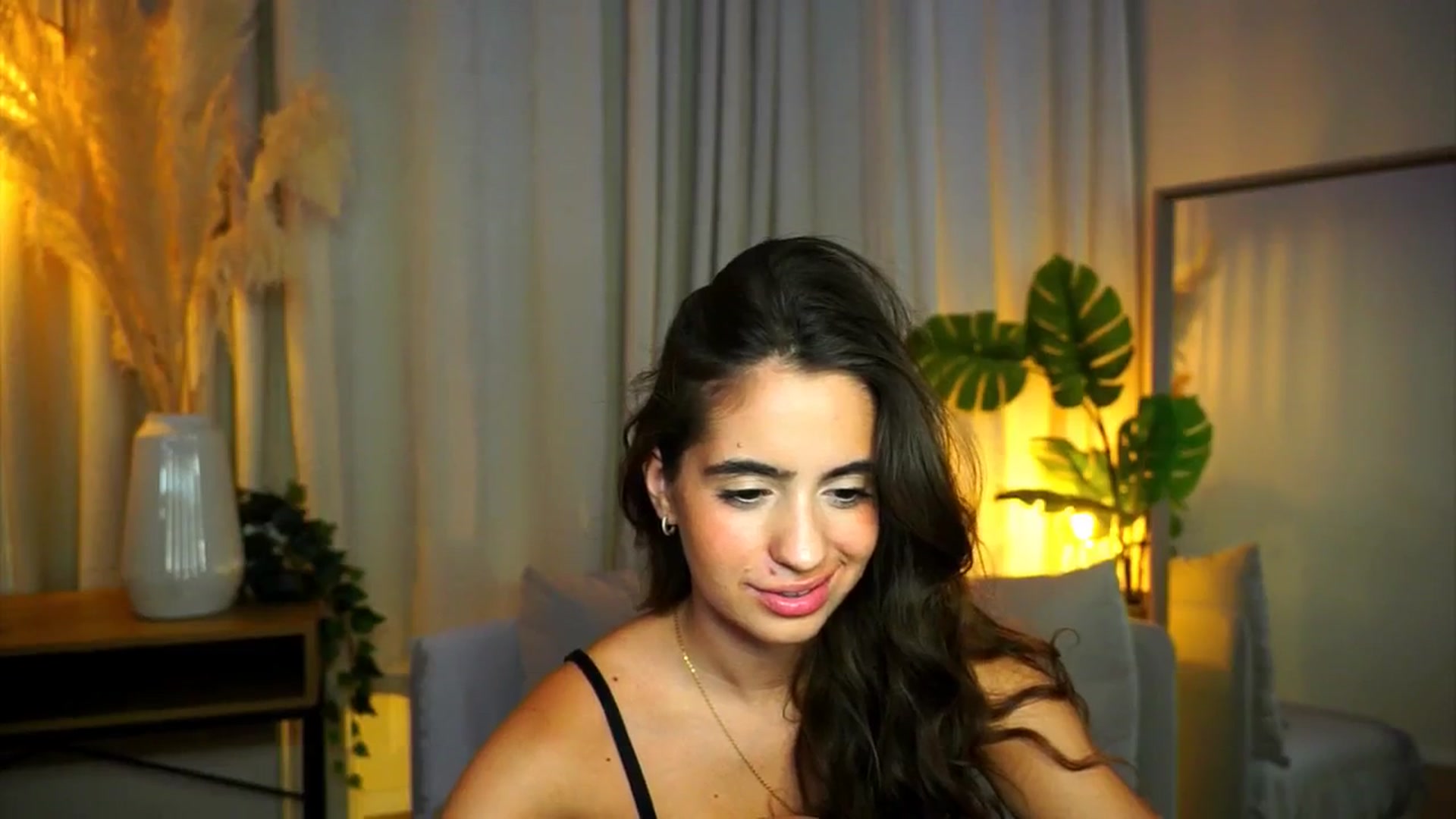 Gallery image thumbnail from milkyway_'s myfreecams stream on, 08/14/2025, 18:39 image 10 of 20