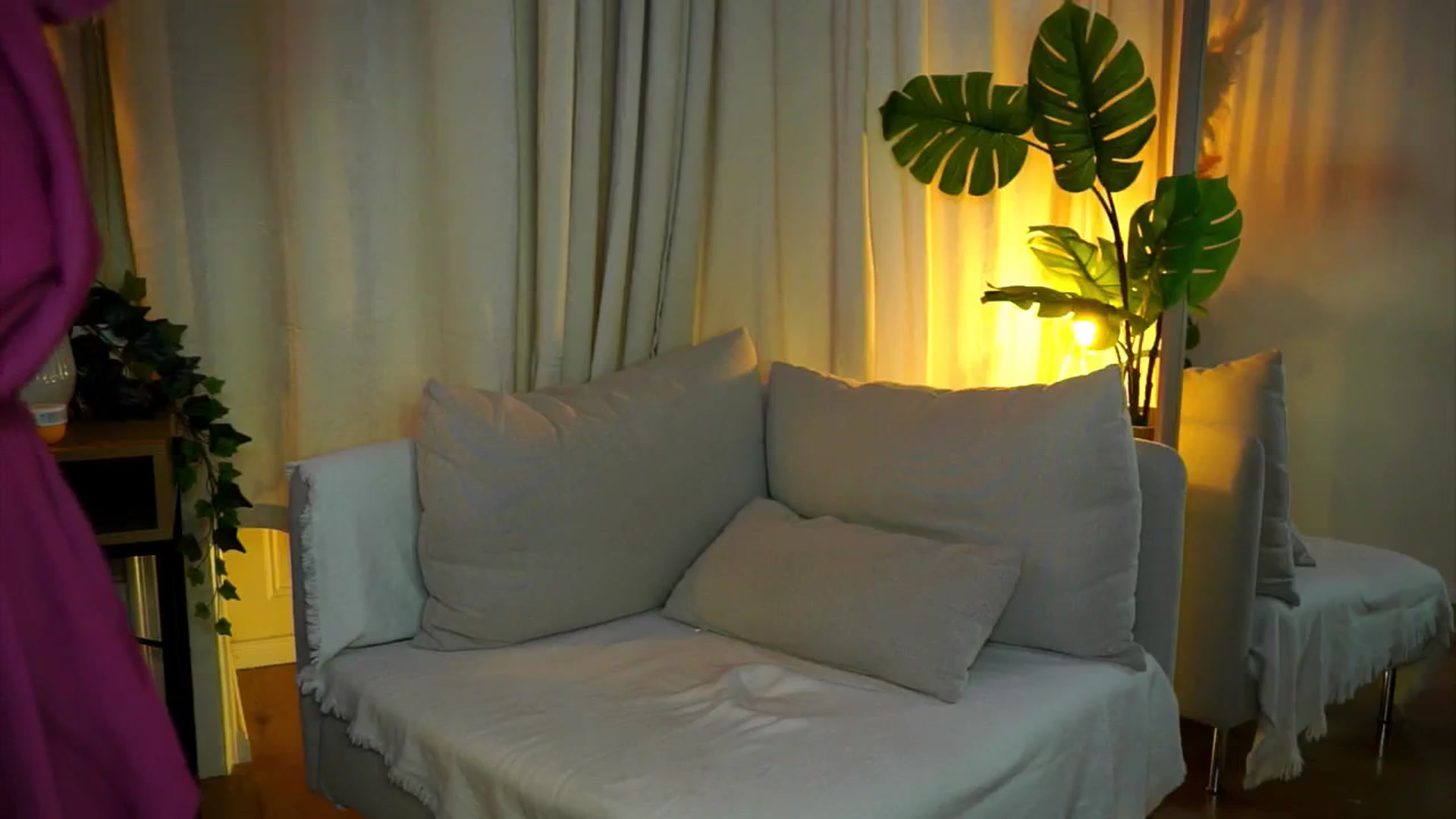 Gallery image thumbnail from milkyway_'s myfreecams stream on, 08/14/2025, 20:58 image 10 of 20