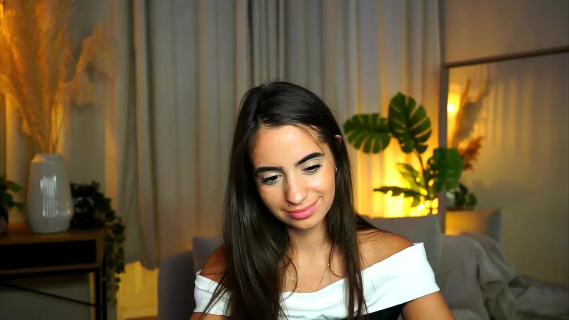 Gallery image thumbnail from milkyway_'s myfreecams stream on, 08/18/2025, 18:19 image 7 of 20