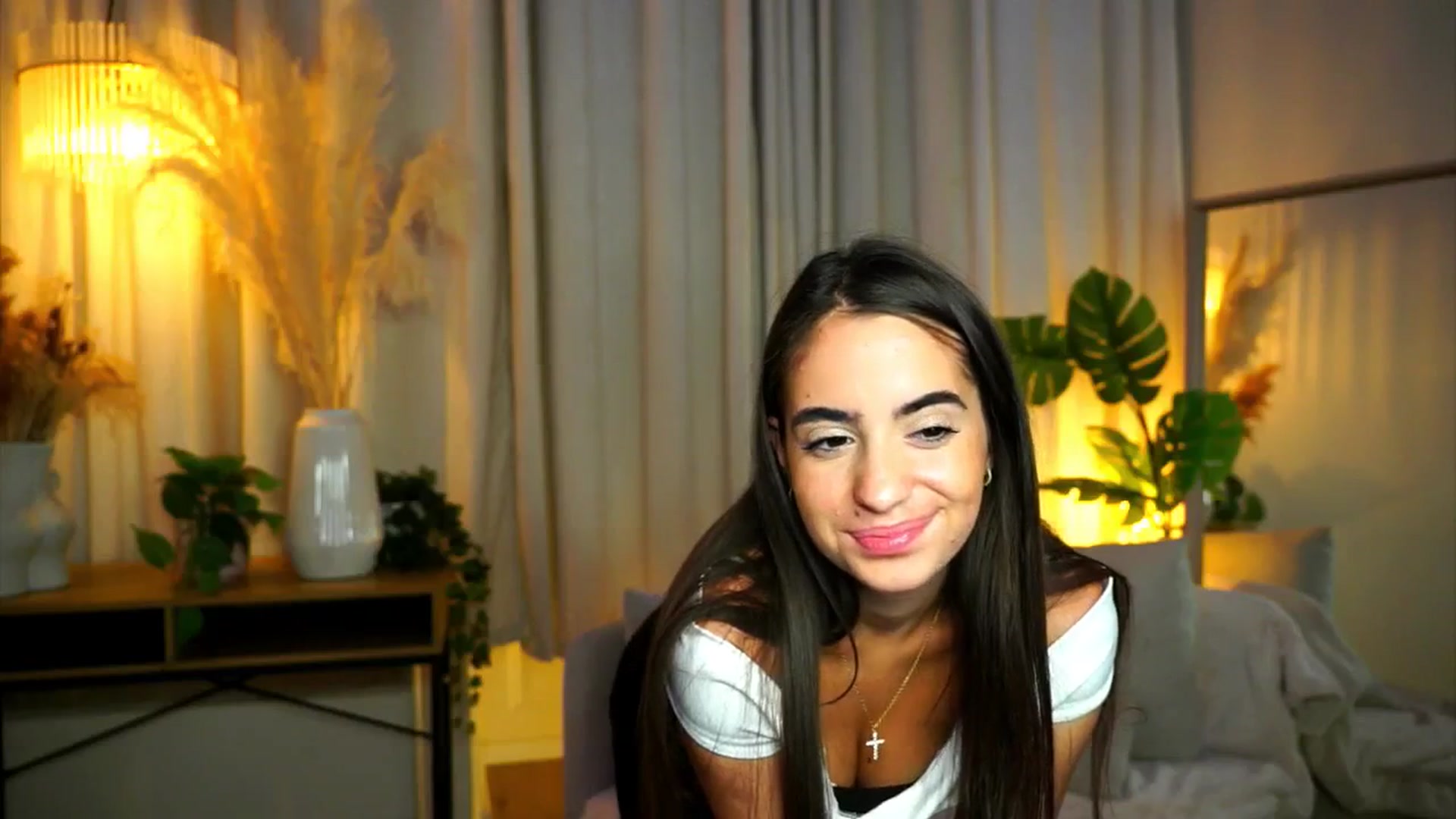 Gallery image thumbnail from milkyway_'s myfreecams stream on, 08/18/2025, 20:20 image 16 of 20