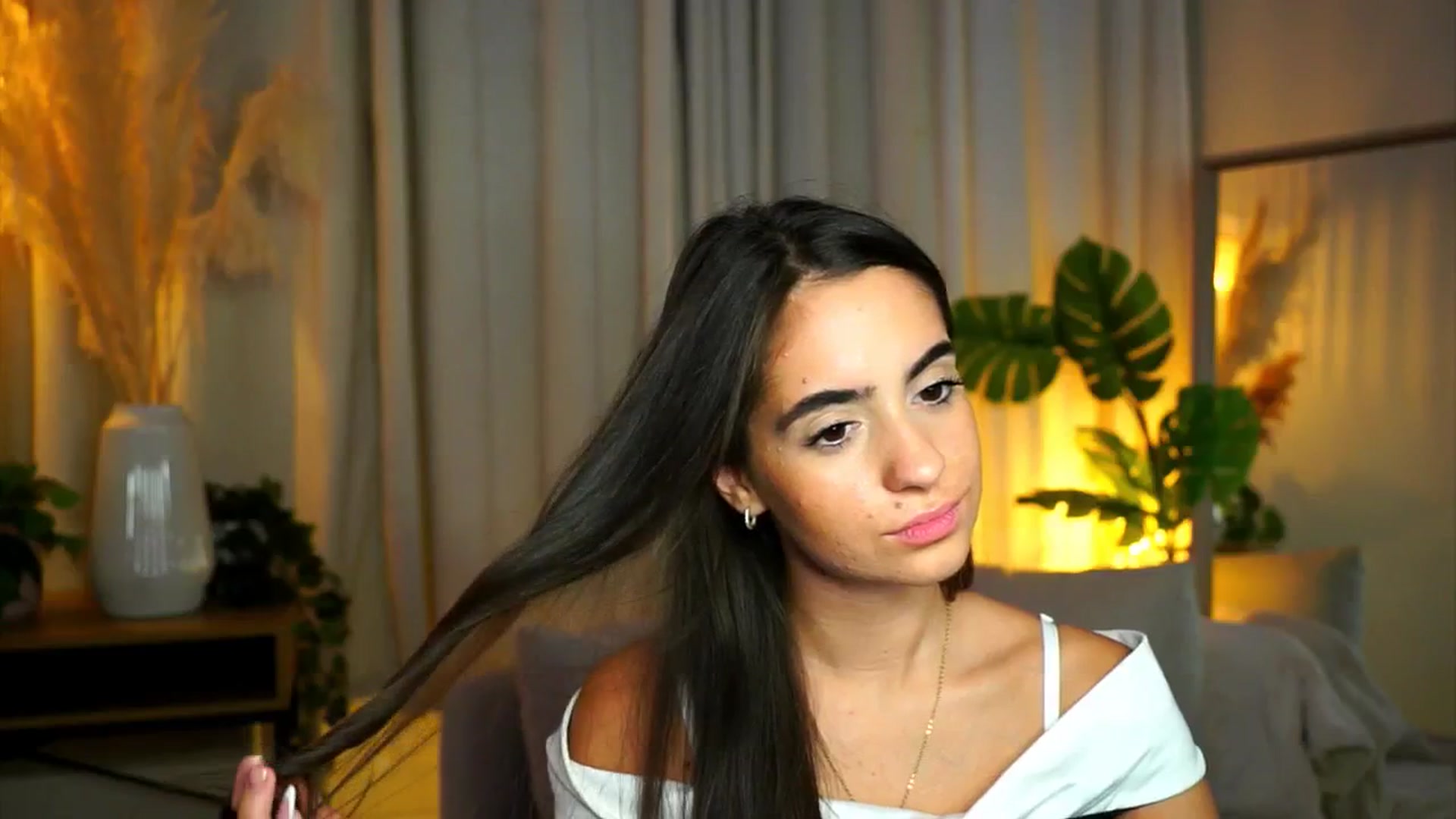 Gallery image thumbnail from milkyway_'s myfreecams stream on, 08/18/2025, 20:20 image 18 of 20