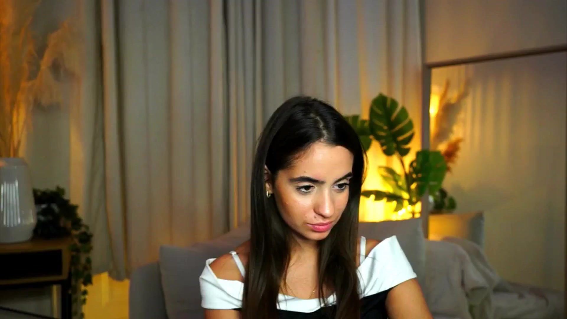 Gallery image thumbnail from milkyway_'s myfreecams stream on, 08/18/2025, 21:24 image 1 of 20