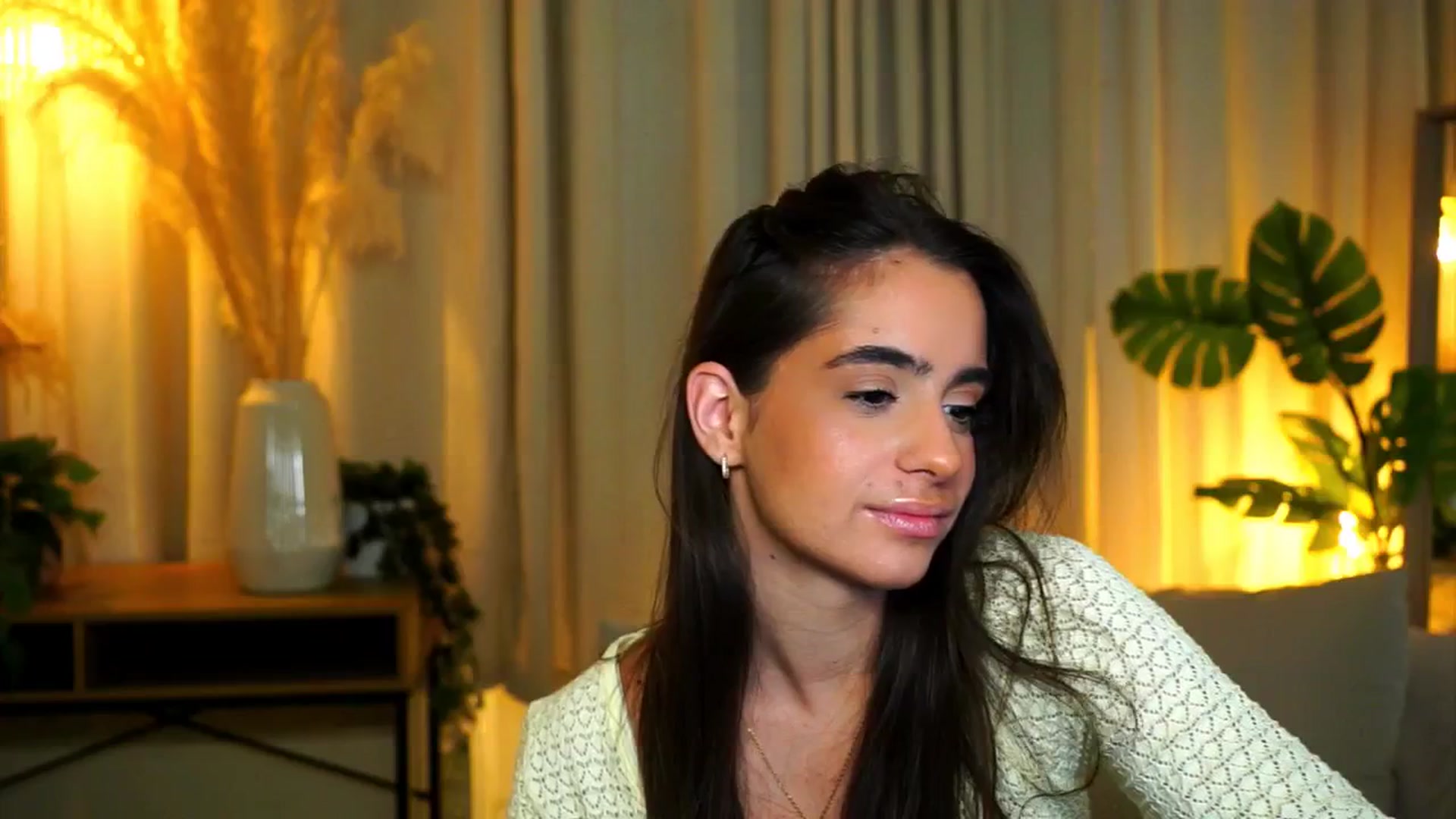 Gallery image thumbnail from milkyway_'s myfreecams stream on, 08/24/2025, 18:37 image 10 of 20