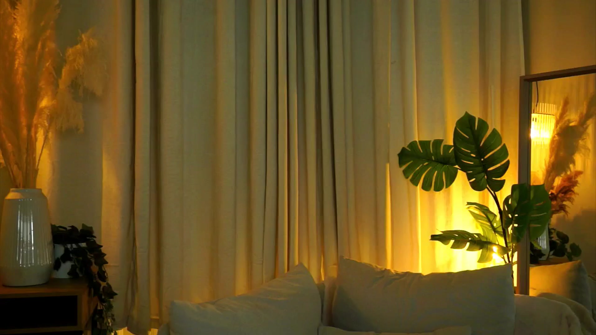 Gallery image thumbnail from milkyway_'s myfreecams stream on, 08/24/2025, 21:26 image 15 of 20