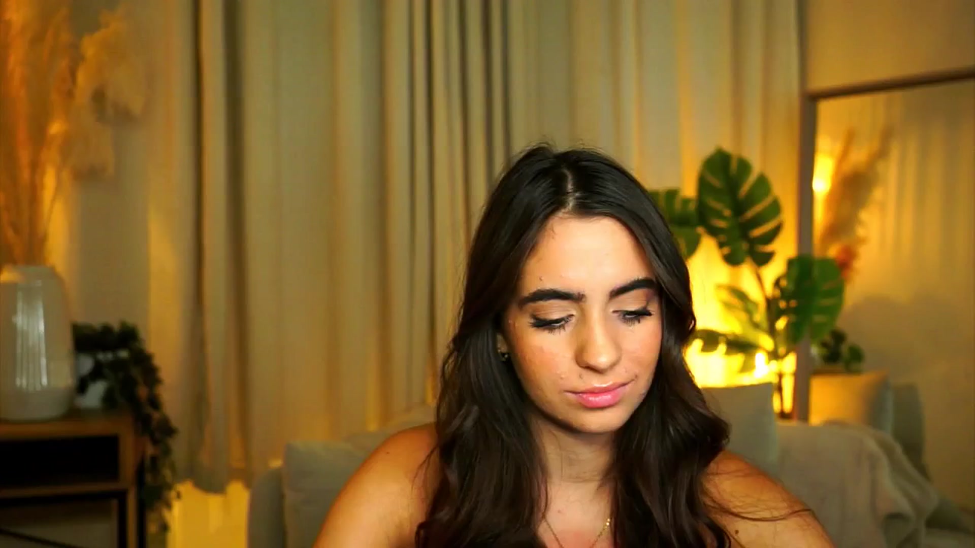 Gallery image thumbnail from milkyway_'s myfreecams stream on, 08/26/2025, 18:34 image 12 of 20